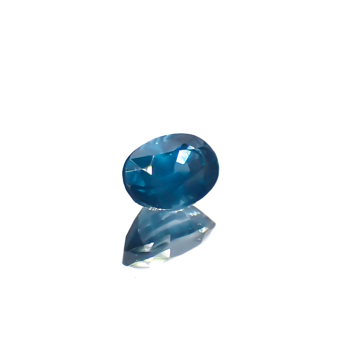オーシャンブルーカイヤナイト(宝石名カイヤナイト)インド・オリッサ産 0.69ct 識別済[240326699]6x4mm前後