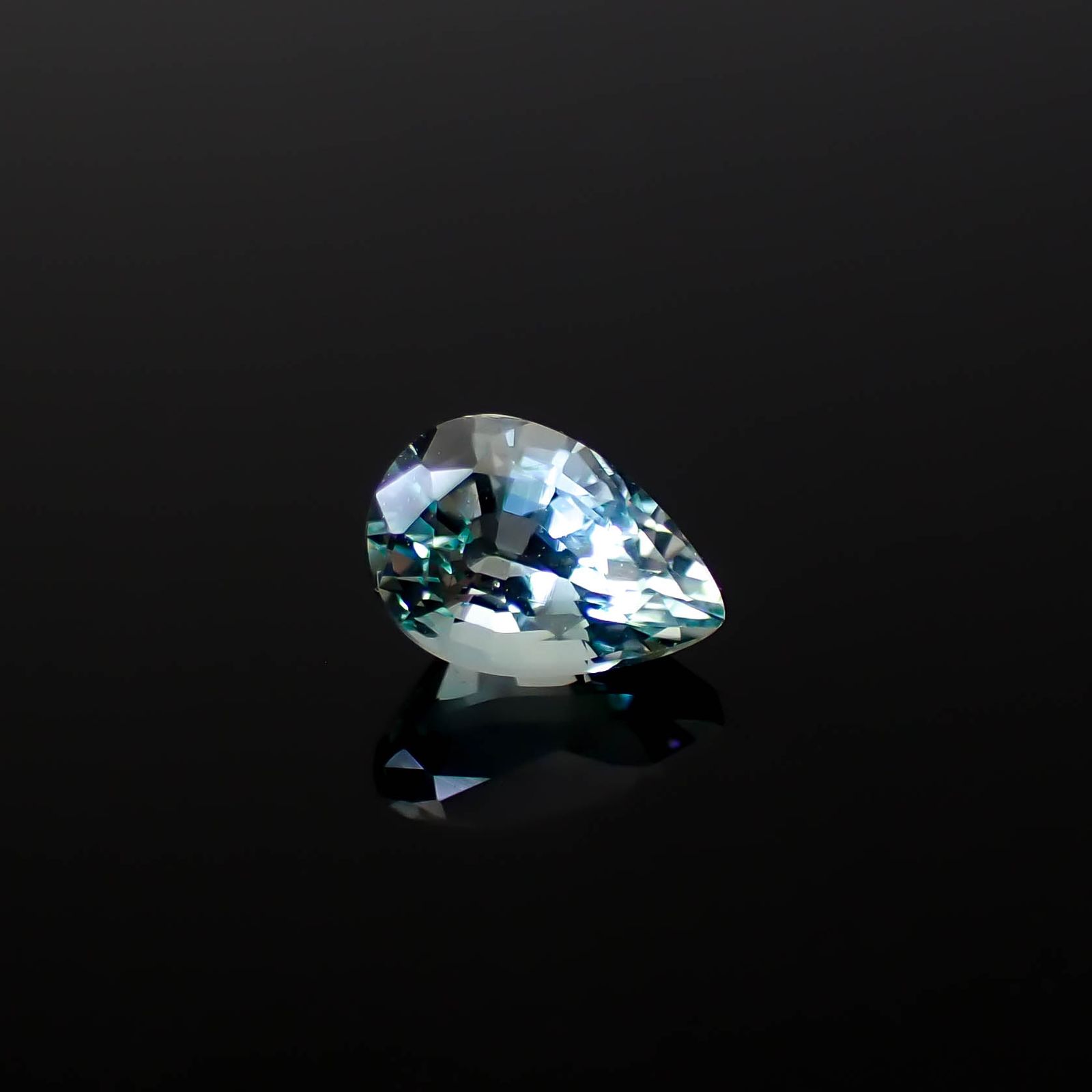 ミントベリル ナイジェリア産 0.51ct [250430208]6.3x4.3mm前後