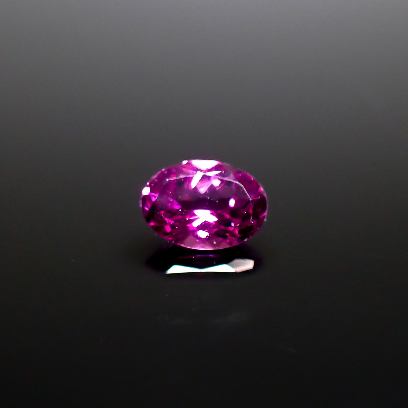 グレープガーネット ブラジル産 0.87ct [241229635]7x5mm前後