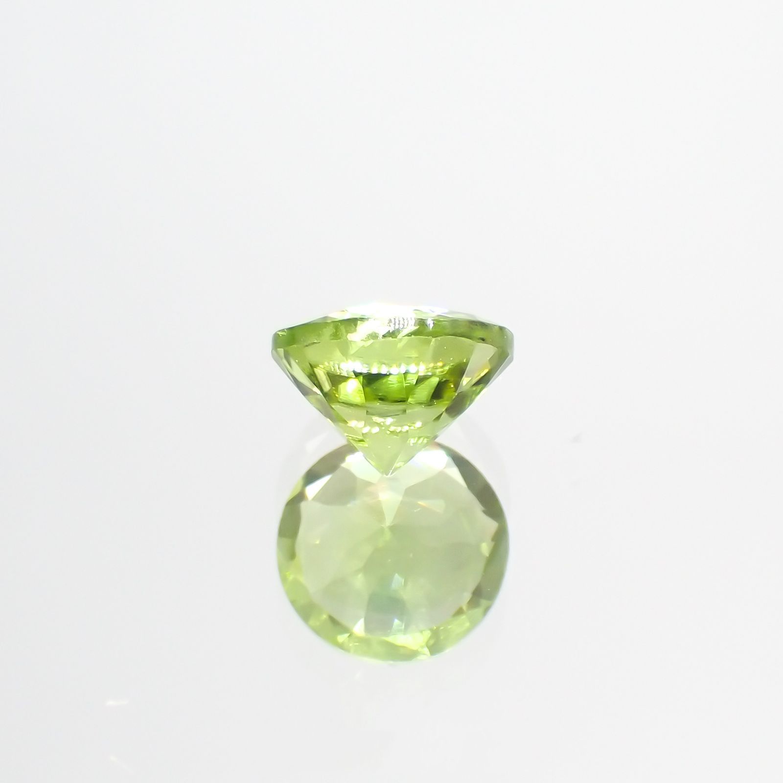 ペリドット(宝石名ペリドット) パキスタン産 1.15ct 識別済[210813072]6.4×6.4mm前後