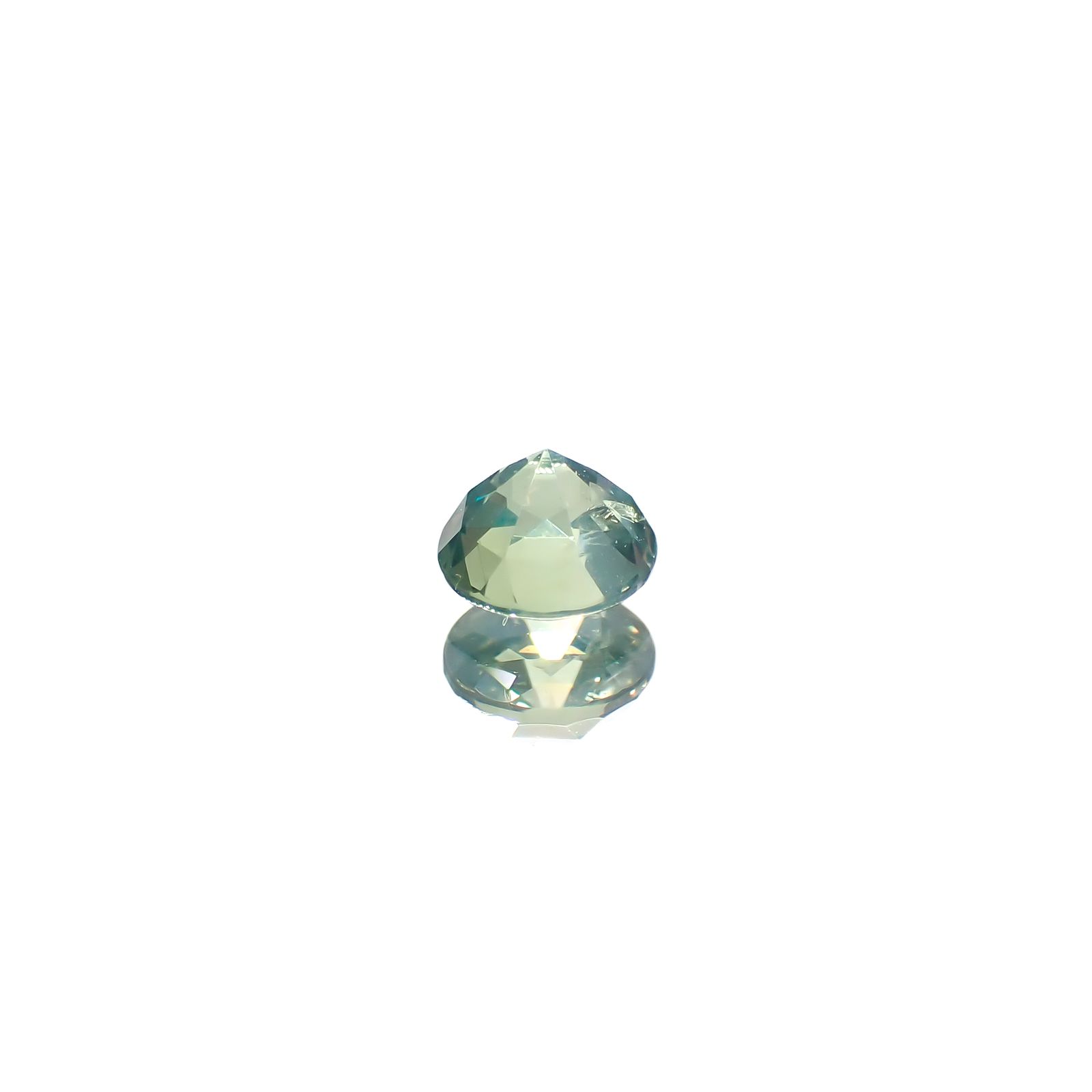 アレキサンドライトキャッツアイ ブラジル・ミナスジェライス州ヘマチタ鉱山産 0.24ct[240527433]3.6x3.6mm前後
