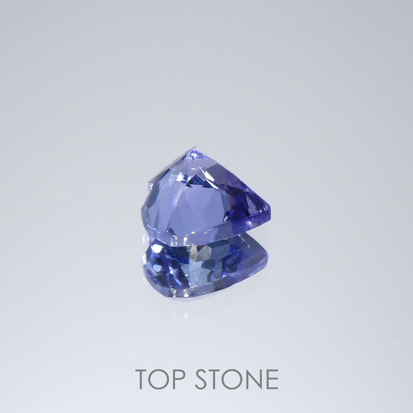 タンザナイト(宝石名タンザナイト)タンザニア産 0.53ct 識別済[220516050]5.2x5.2mm前後
