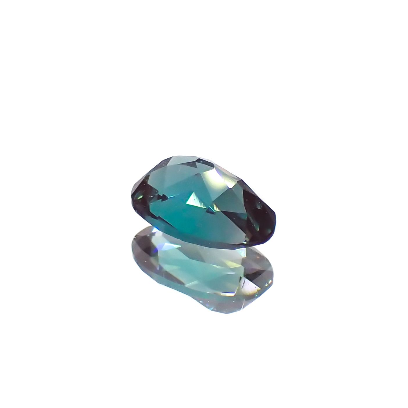 カラーチェンジアンデシン モンゴル産 0.40ct[231023557]6.1x3.9mm前後