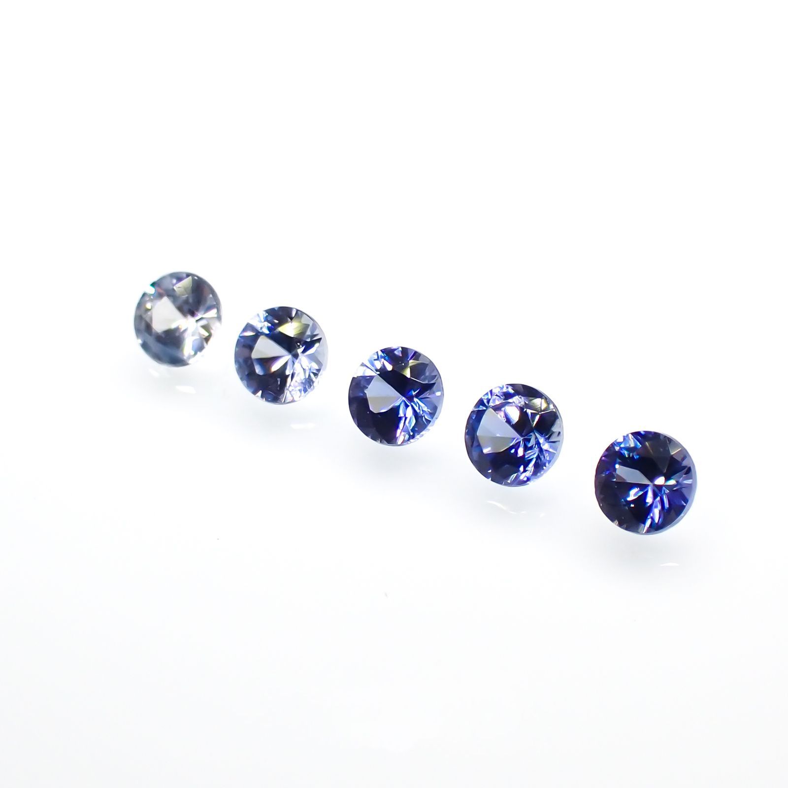 ベニトアイト カラーグラデーション5個セット アメリカ・カリフォルニア州サンベニト産 0.27ct(5pcs合計)[220616633]2.2-2.3x2.2-2.3mm前後