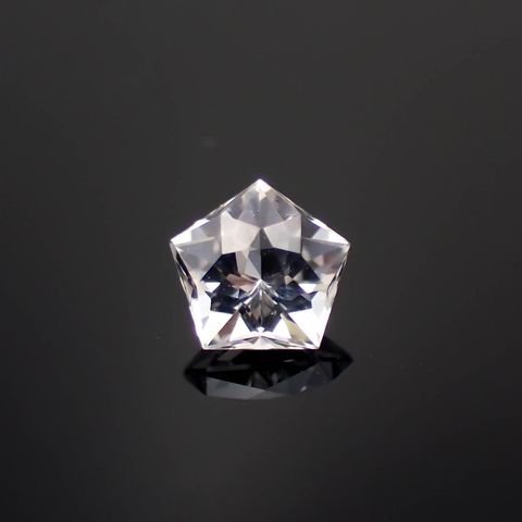 ◇カスタムペンタゴンカット◇ゴッシェナイト(宝石名ゴッシェナイト)ブラジル産 0.63ct 識別済[221219392]5.8x6mm前後