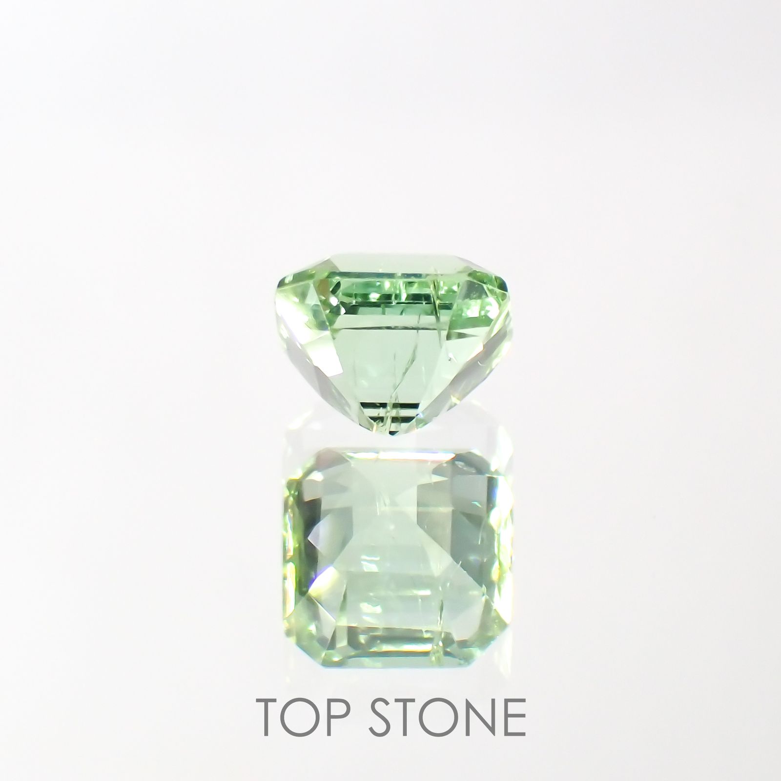 ミントトルマリン(宝石名グリーン・トルマリン) アフガニスタン産 0.59ct 識別済[211013617]4.8×4.8mm前後