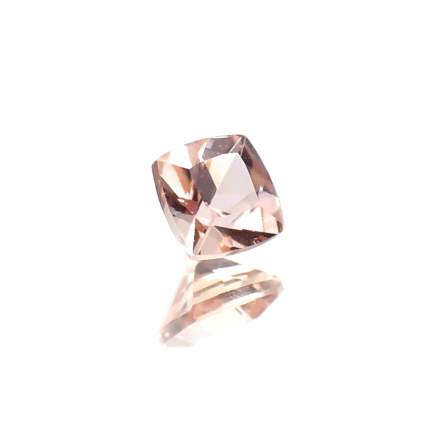 インペリアルトパーズ ブラジル産 0.18ct / 3x3mm前後 [230923552]