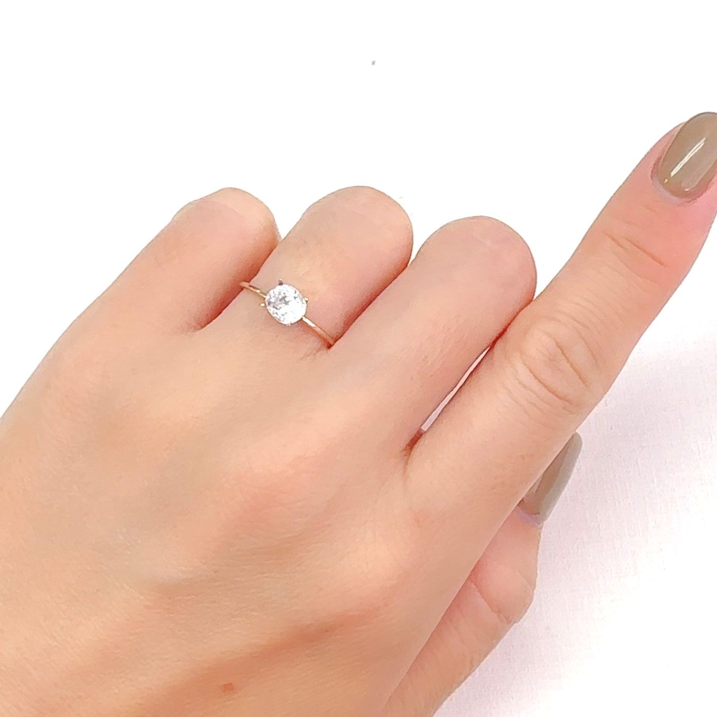 カラーレスジルコン(宝石名ジルコン)スリランカ/カンボジア産 1.35ct 識別済[240928894]6.1x5.1mm前後