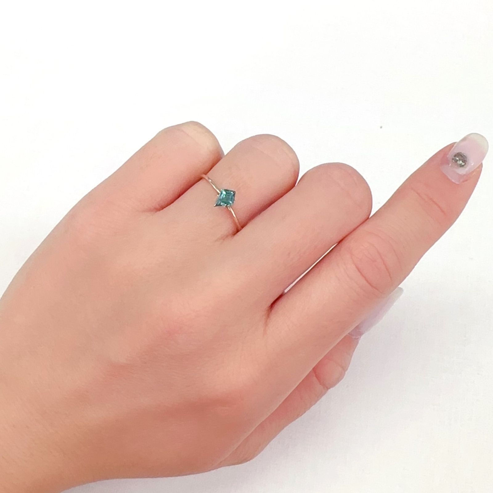 ◇カスタムカット◇ブルーグリーンコーネルピン タンザニア産 0.31ct[231224505]6.2x4.6mm前後