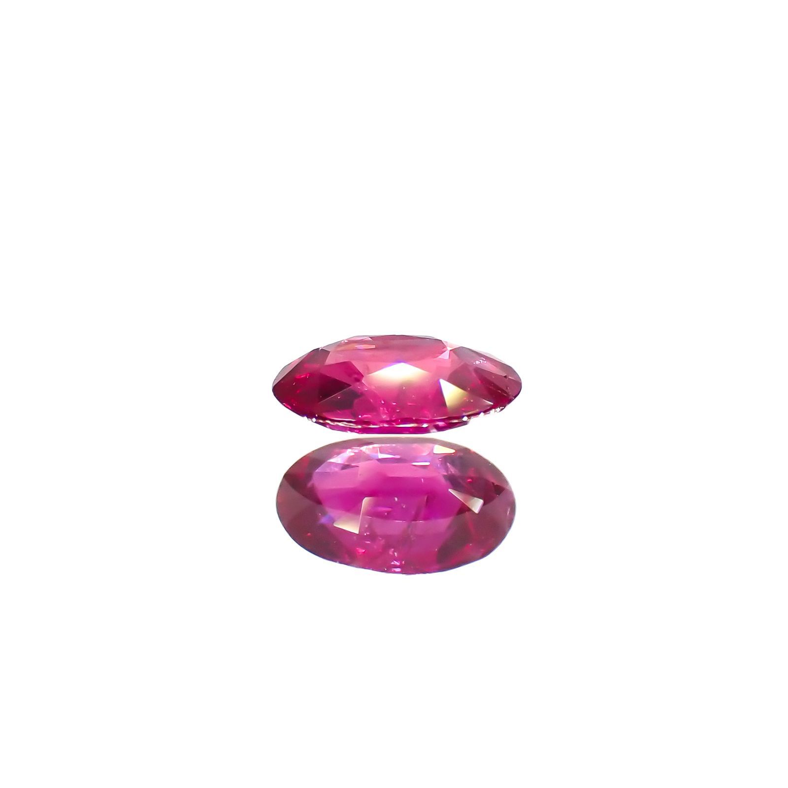 ルビー(宝石名ルビー)モザンビーク産 0.46ct 識別済[220616091]5.9x4mm前後