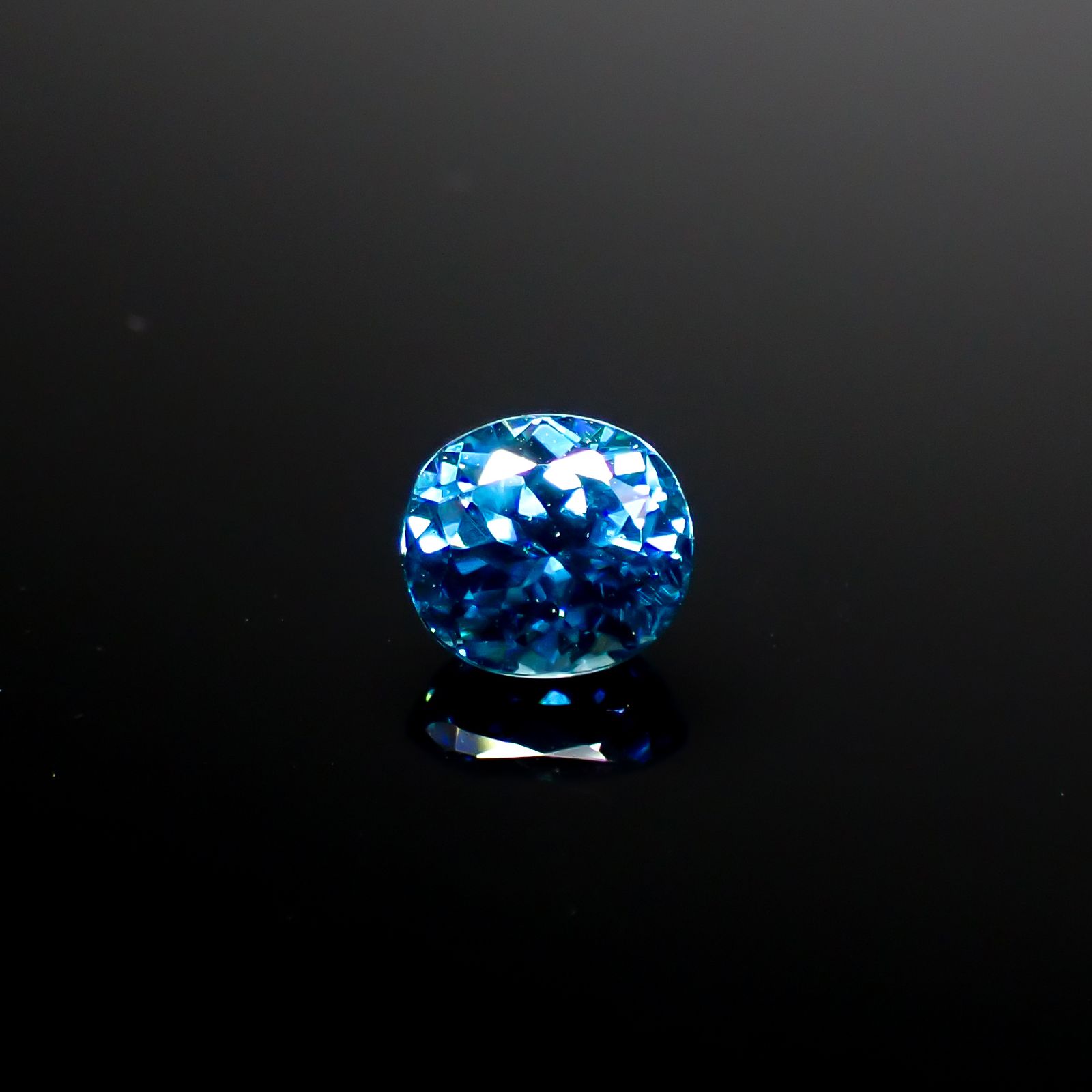 ラタナキリブルージルコン カンボジア産 1.39ct[240728494]6.1x5.6mm前後