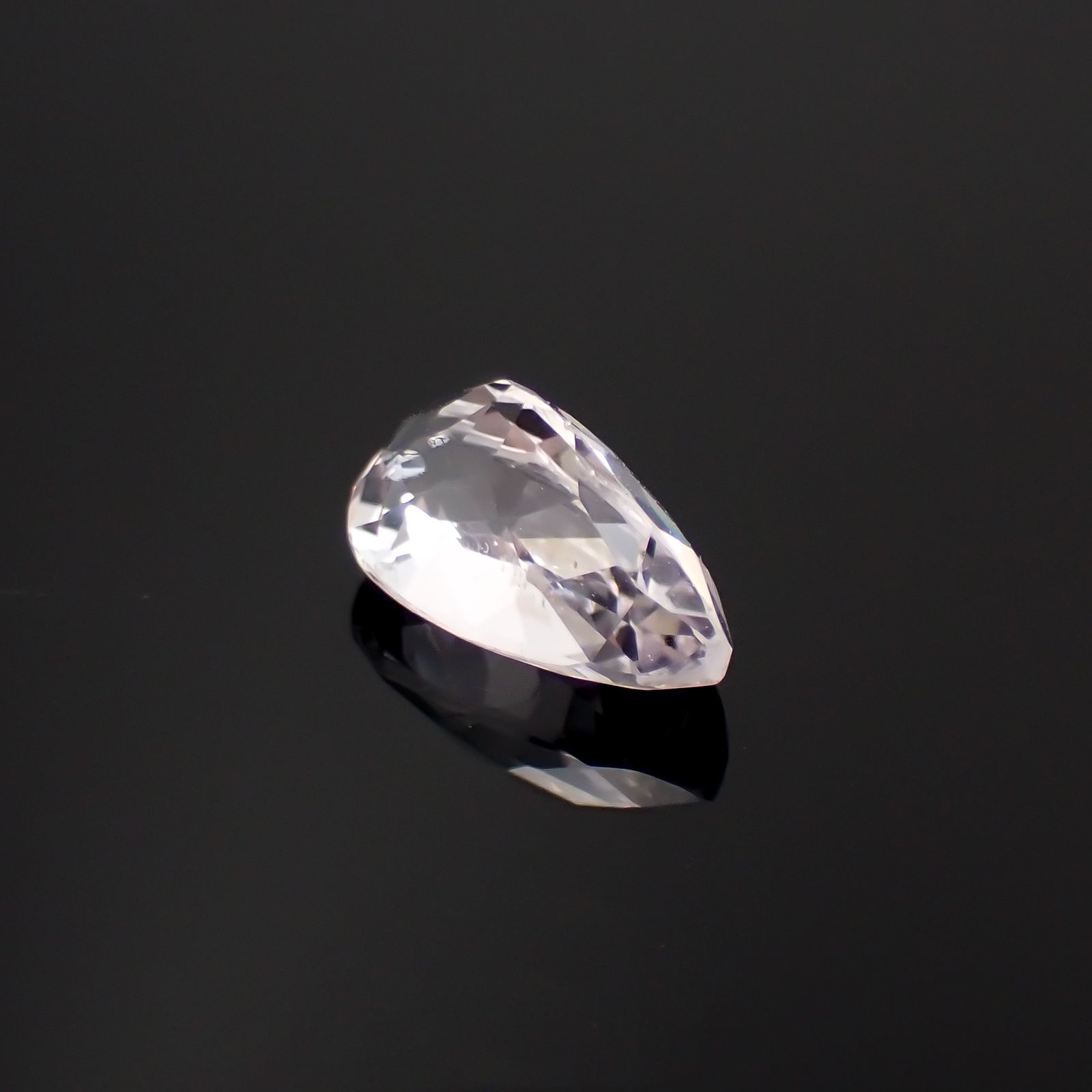 クンツァイト アフガニスタン産 2.39ct[240219610]10.3x6.1mm前後