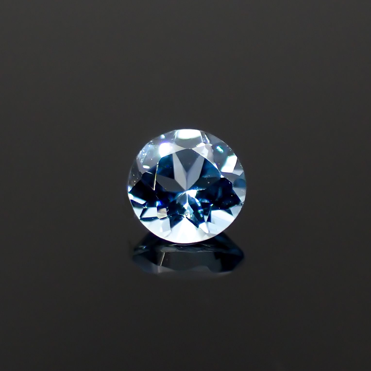 サンタマリアアクアマリン(宝石名アクアマリン)ブラジル産 0.17ct 識別済[230421849]3.6x3.6mm前後