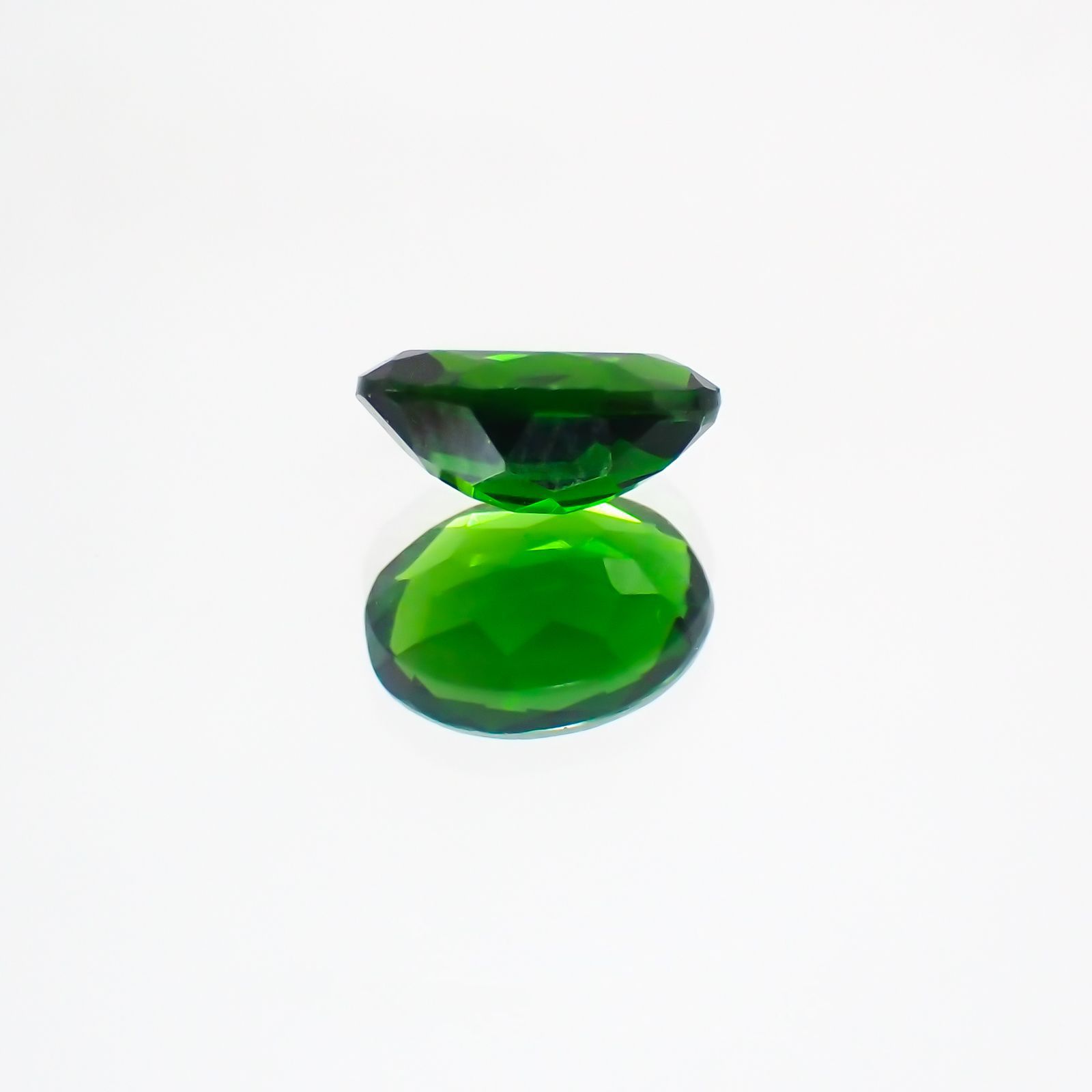 クロムダイオプサイド(宝石名クロム・ダイオプサイド)ロシア産 0.81ct 識別済[231124300]7x5.1mm前後