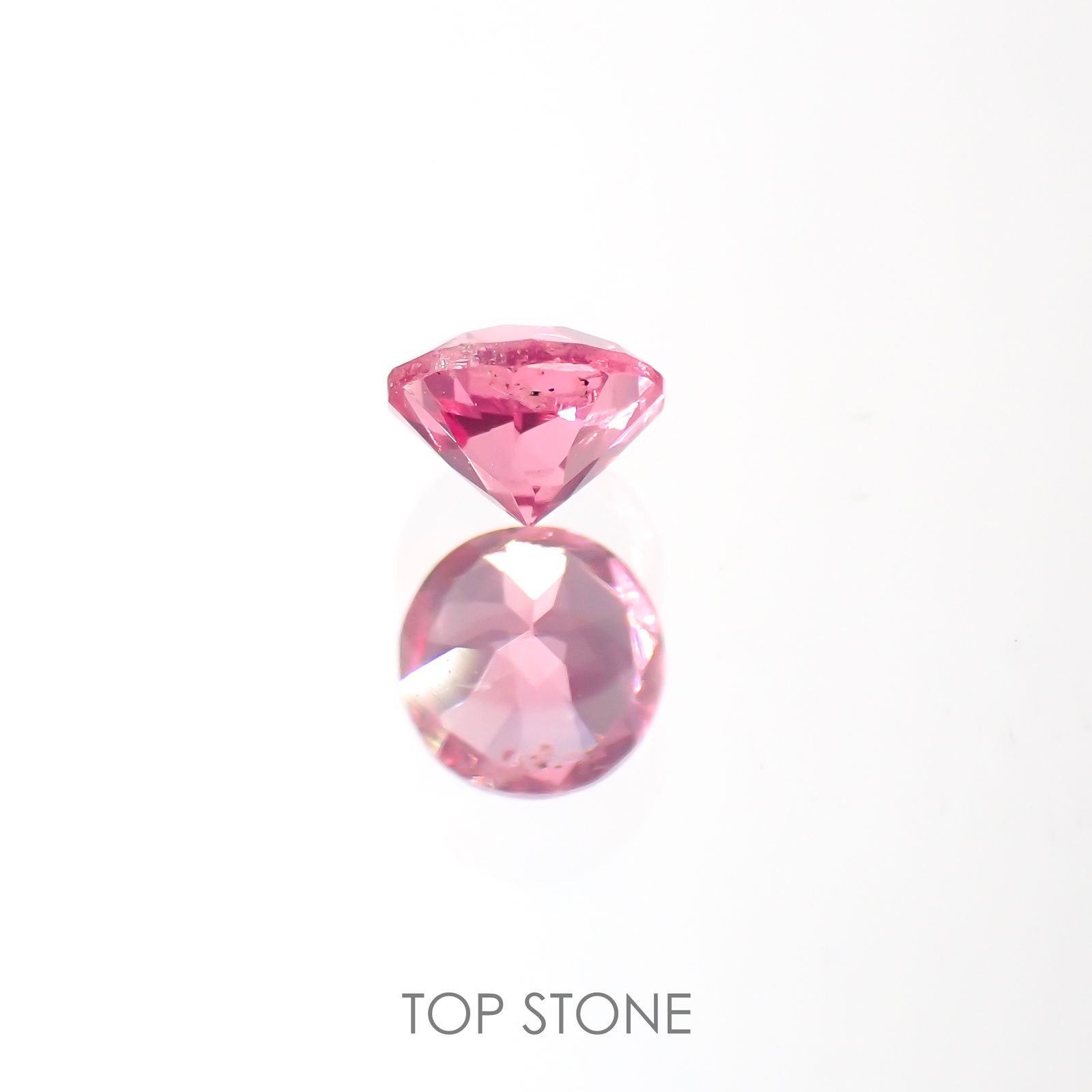ホットピンクスピネル(宝石名ピンク・スピネル)タンザニア産 0.3ct 識別済[220113916]4.1x4.1mm前後