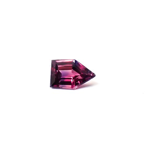 ◇カスタムカット◇ウィンザーサファイア タンザニア・ウィンザー産 0.18ct / 4.3x2.9mm前後 [260532144]