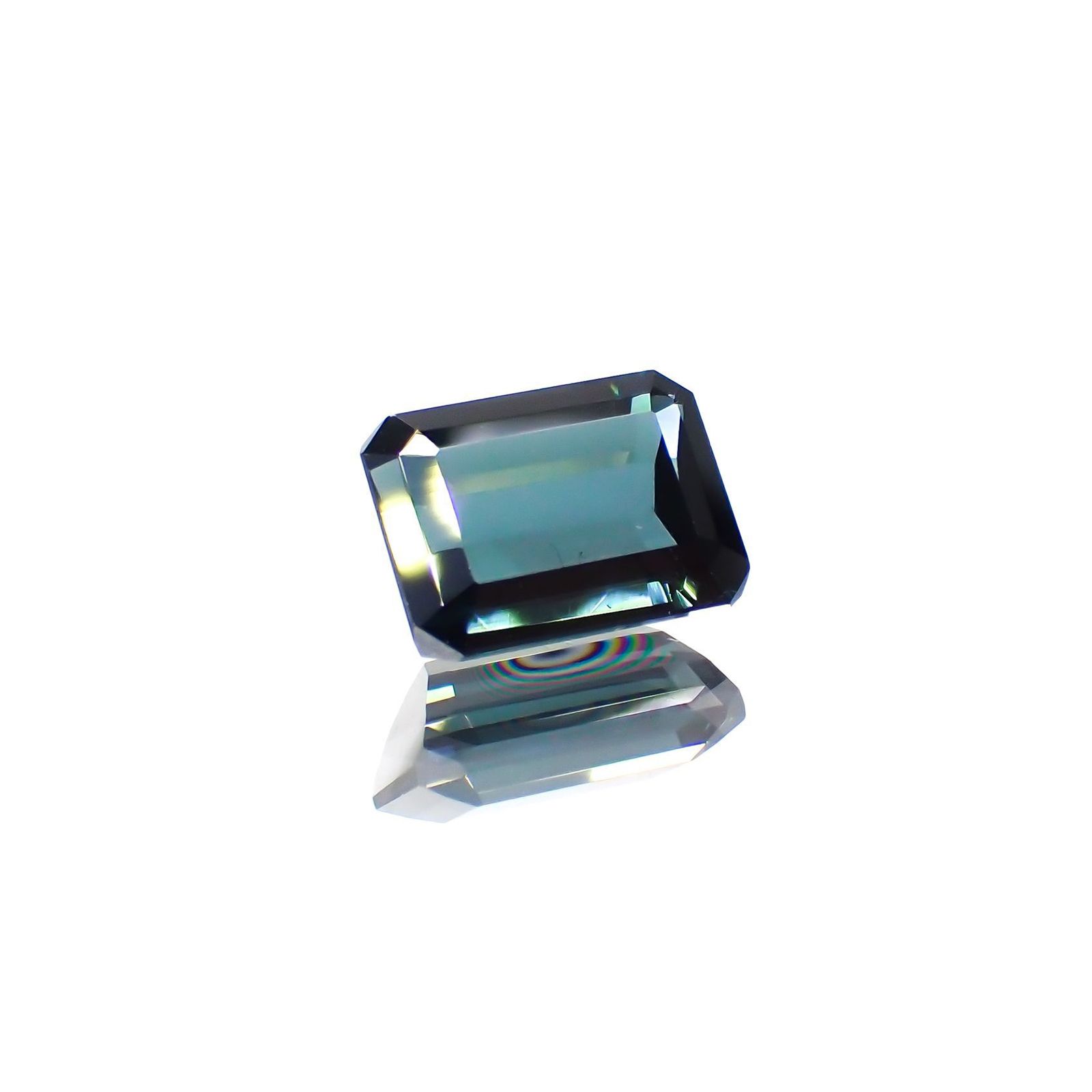 ブルートルマリン(宝石名ブルー・トルマリン) ナイジェリア/ブラジル産 ソ付(彩珠) 1.320ct / 7.4x5.5mm前後 [211013592]