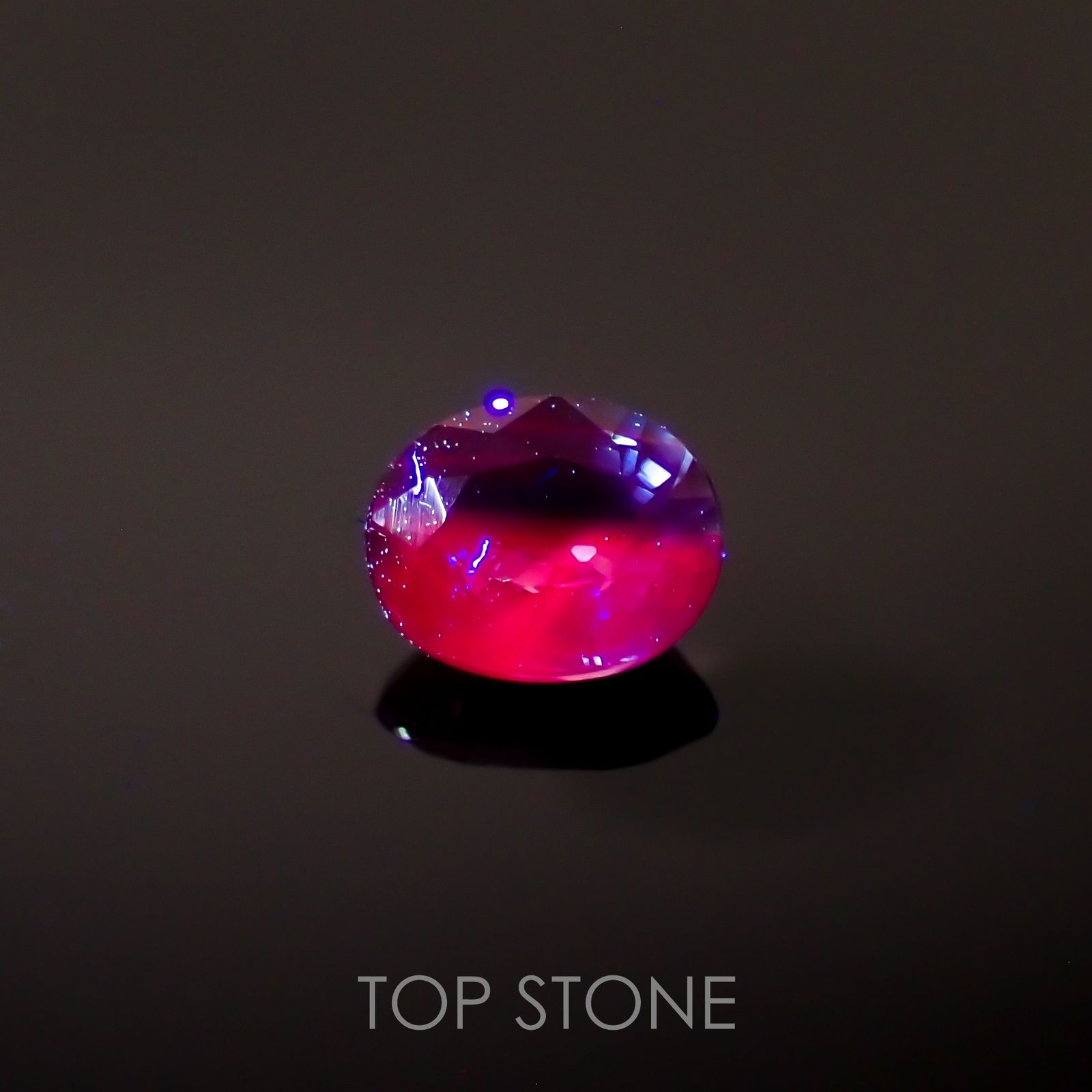 バイカラーサファイア(宝石名サファイア)タンザニア産 0.31ct 識別済[220616193]4.2x3.4mm前後