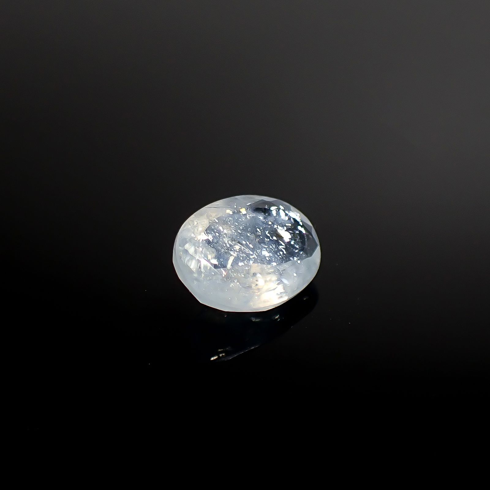 イリデッセンスアクアマリン ブラジル産 1.78ct [250730712]9.7x7.4mm前後