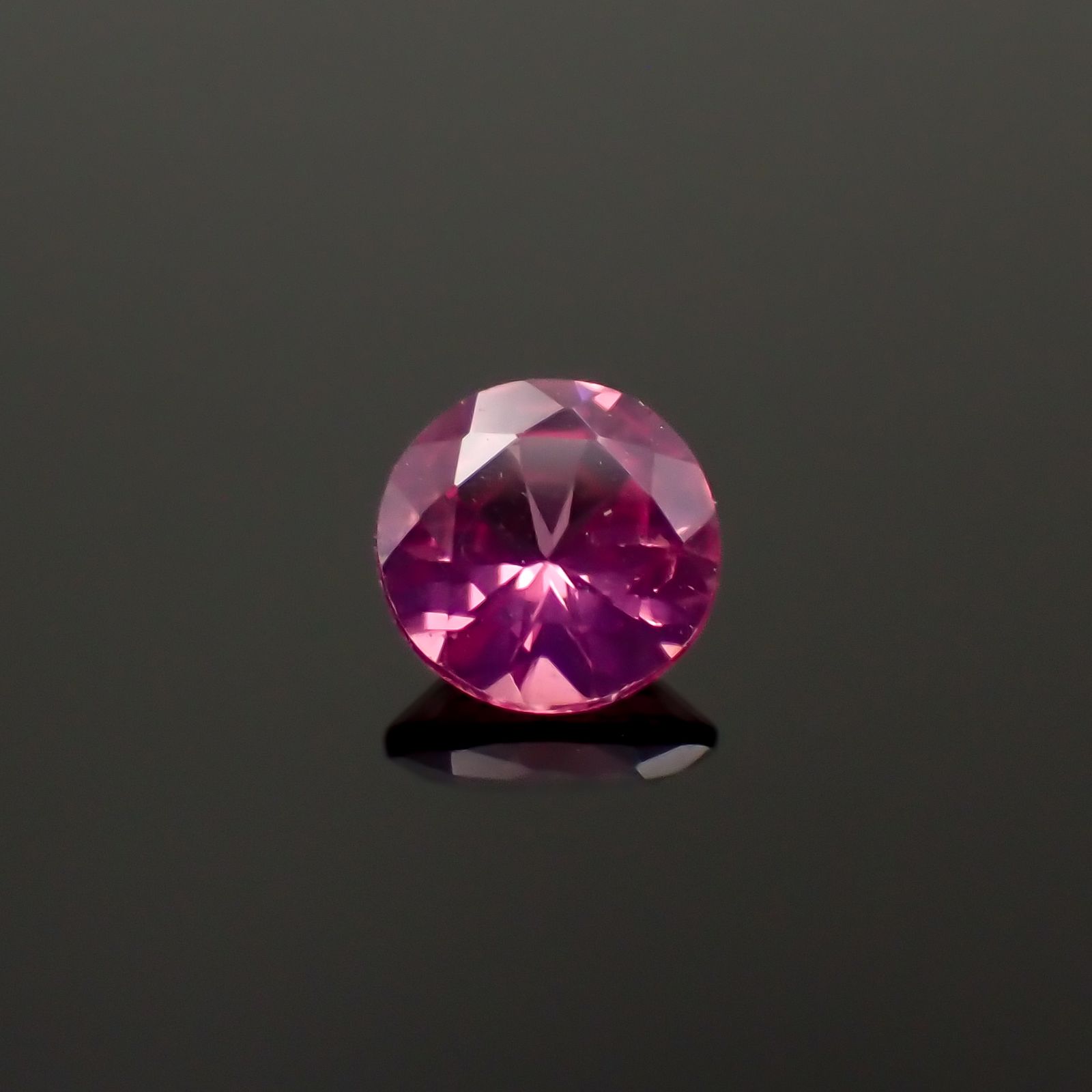 ピンクスピネル(宝石名ピンク・スピネル)タンザニア産 0.35ct 識別済[230321141]4.4x4.4mm前後