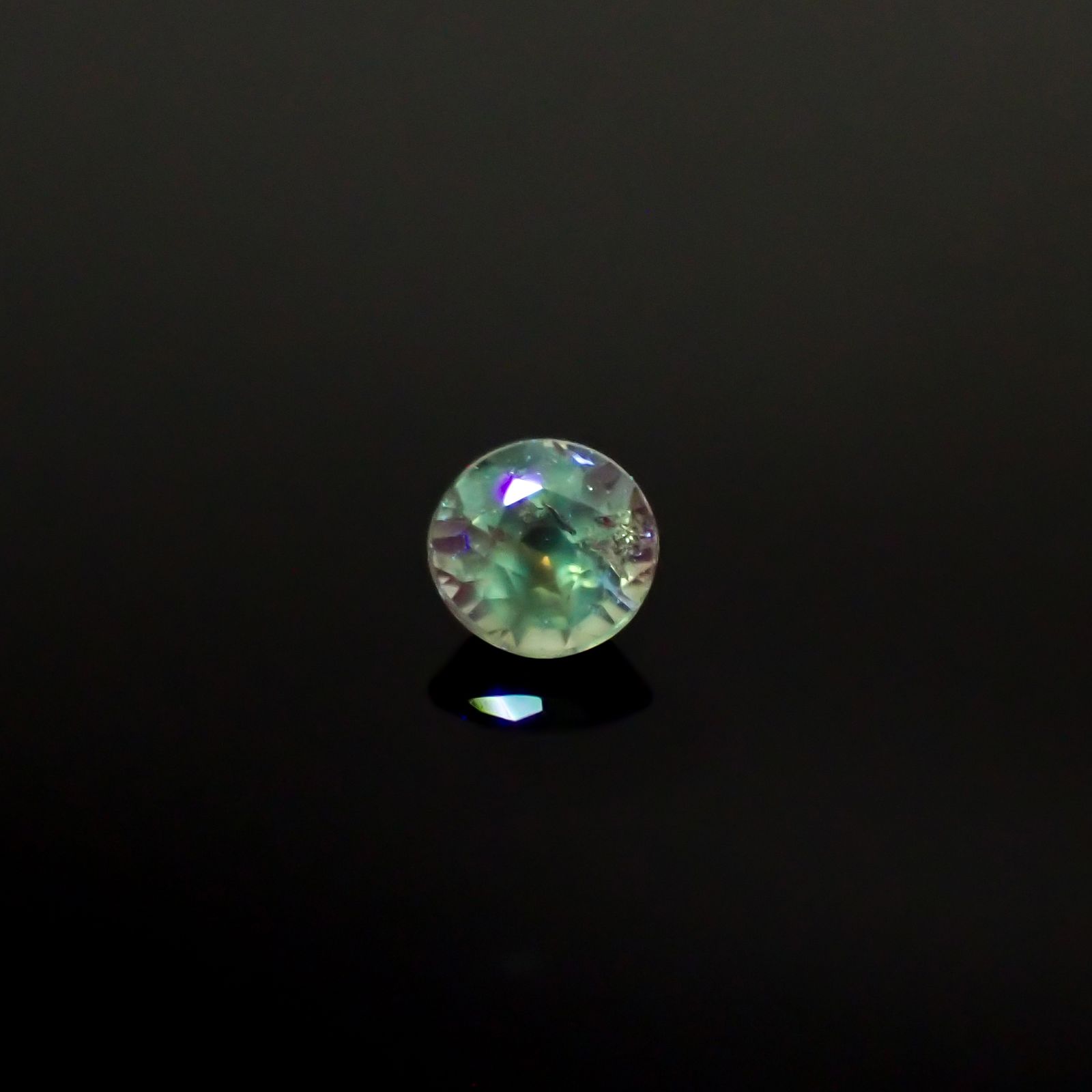 アレキサンドライト ブラジル産/EmeraldMains社製 0.079ct[240527631]2.6x2.6mm前後