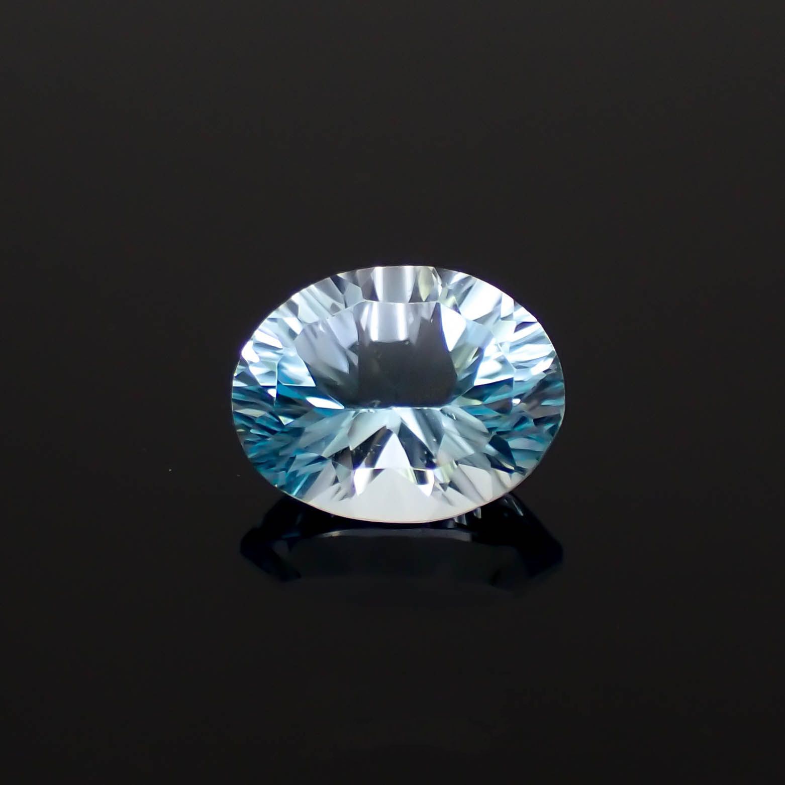 ブルートパーズ ブラジル産 3.03ct[221219352]10.1x7.9mm前後