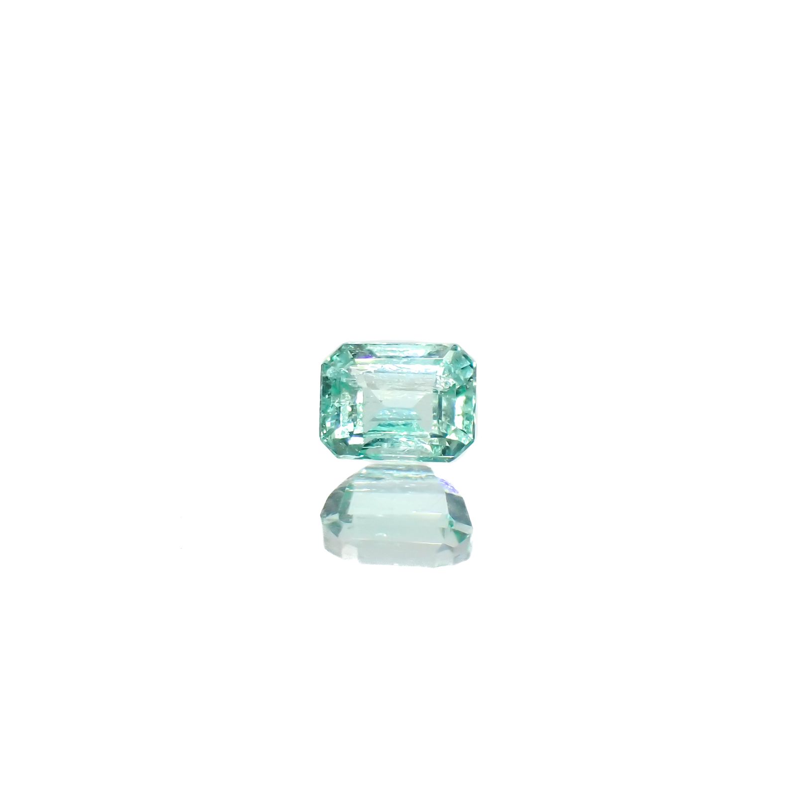 パステルカラーエメラルド コロンビア産 0.24ct[240225955]3.8x2.9mm前後