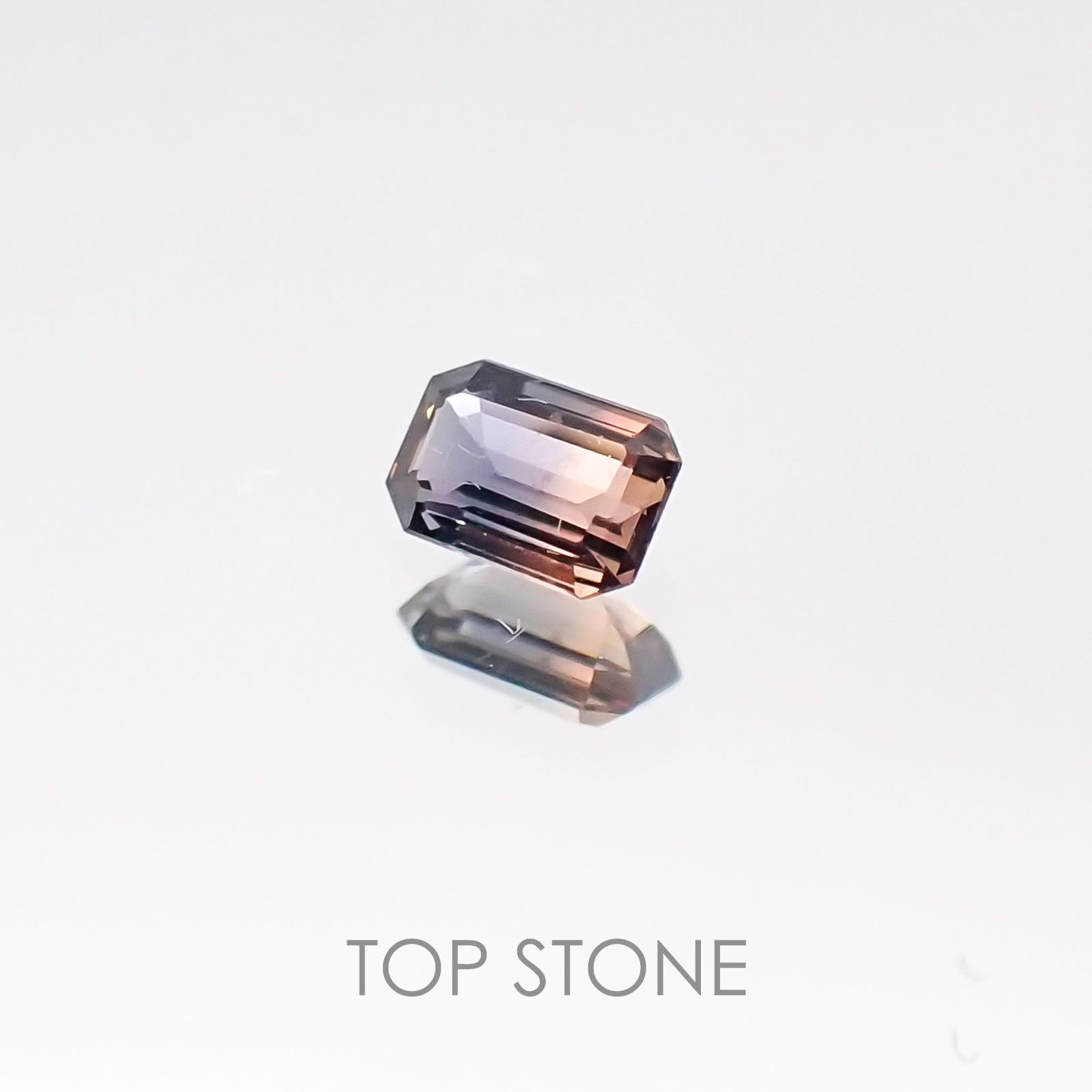 バイカラーサファイア タンザニア産 ルース 0.13ct[20106707]3.2×2.3mm前後