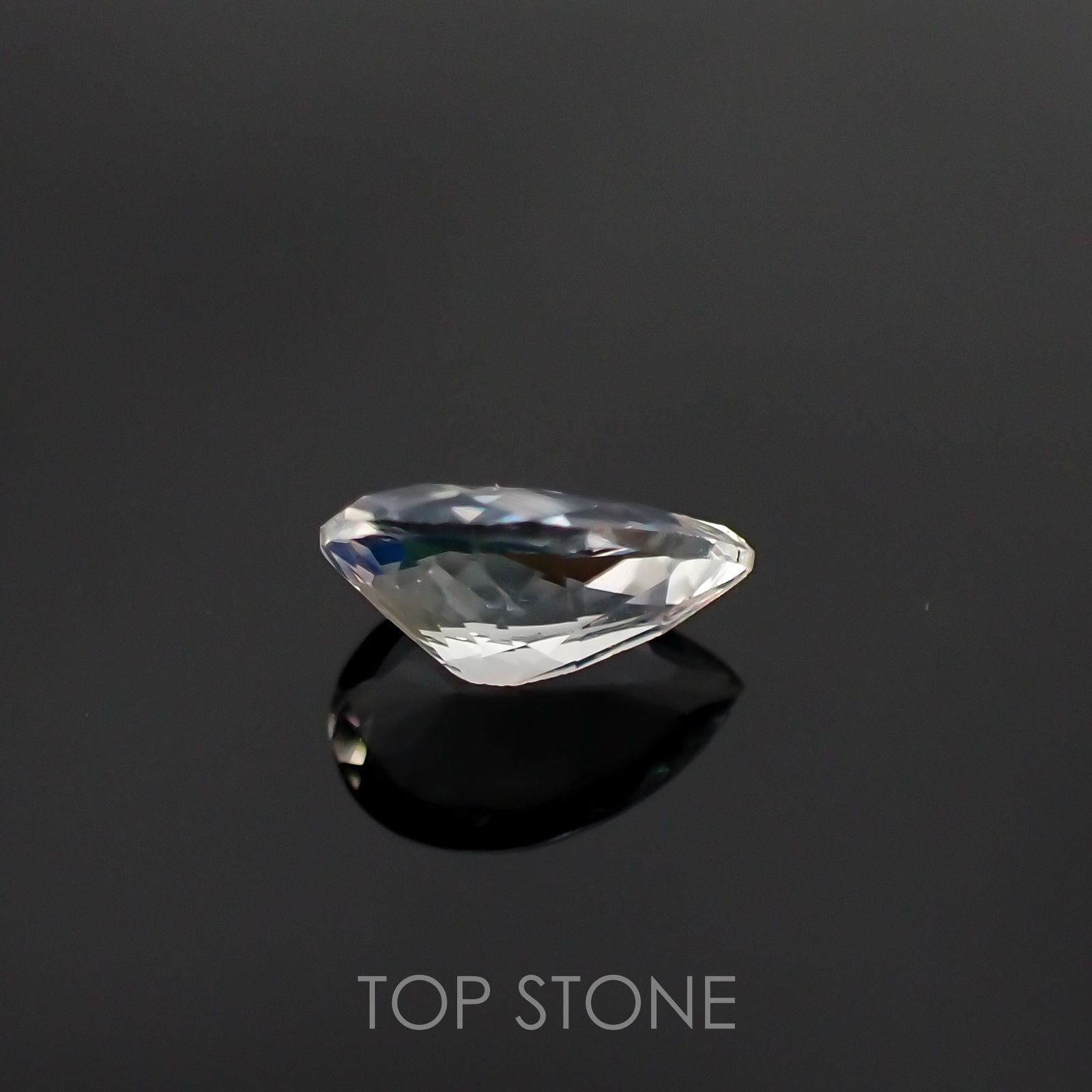 レインボームーンストーン(アンデシンラブラドライト) マダガスカル産 ルース 0.58ct[210611264]7.4×4.8mm前後