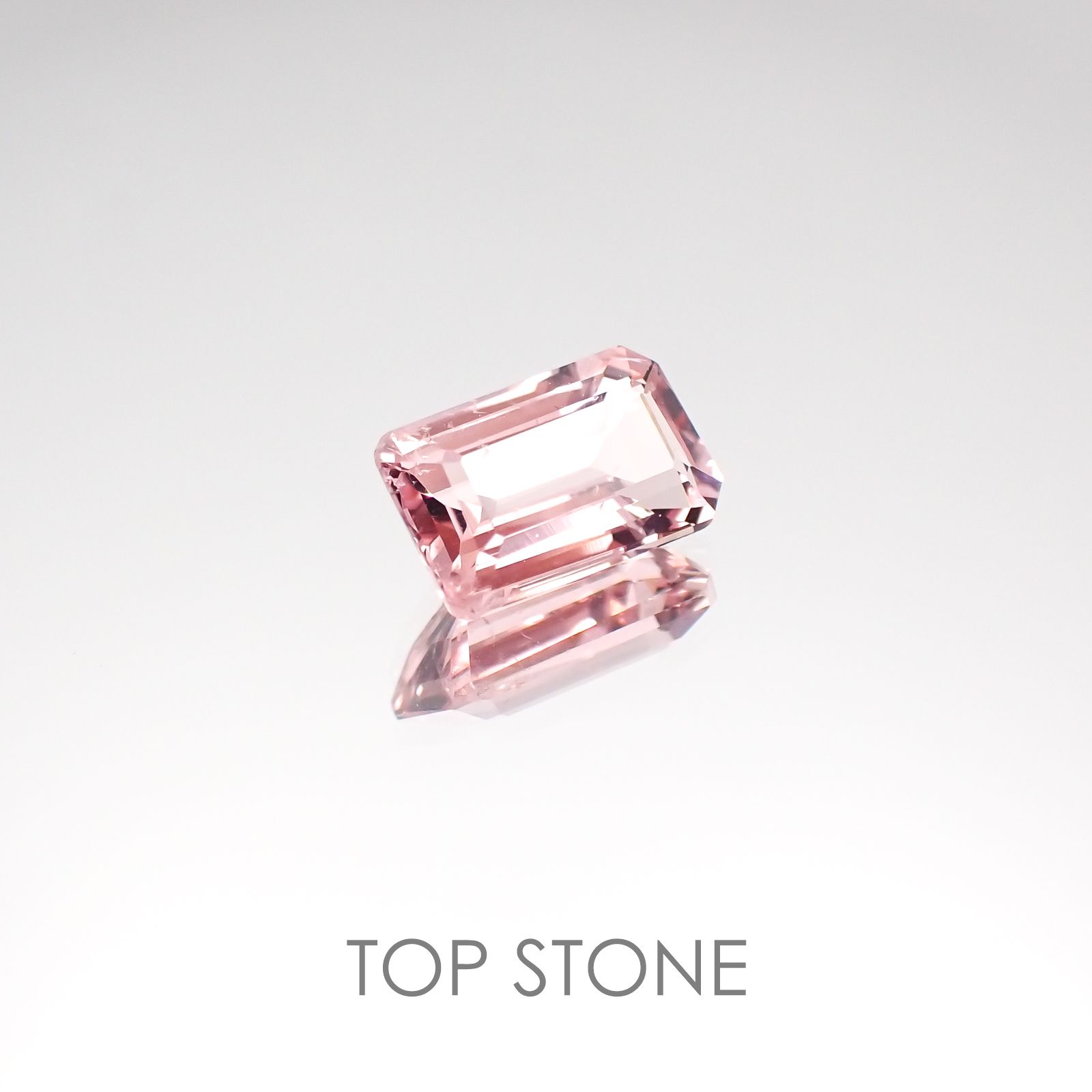 モルガナイト(宝石名モルガナイト) ナイジェリア産 1.36ct 識別済[20117409]8.6×5.4mm前後
