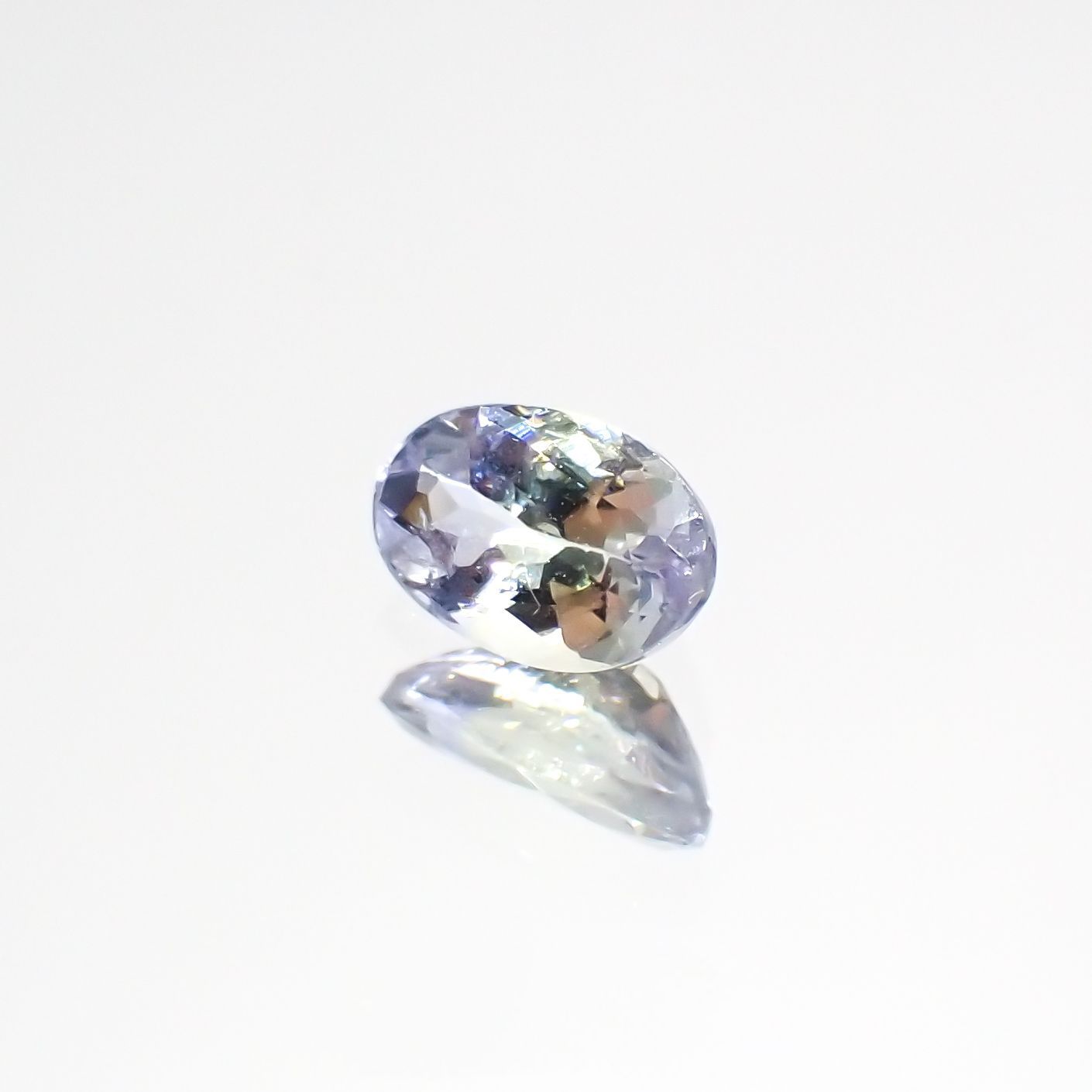 バイカラータンザナイト(宝石名ゾイサイト)タンザニア産 0.49ct 識別済[220515898]6.1x4.1mm前後