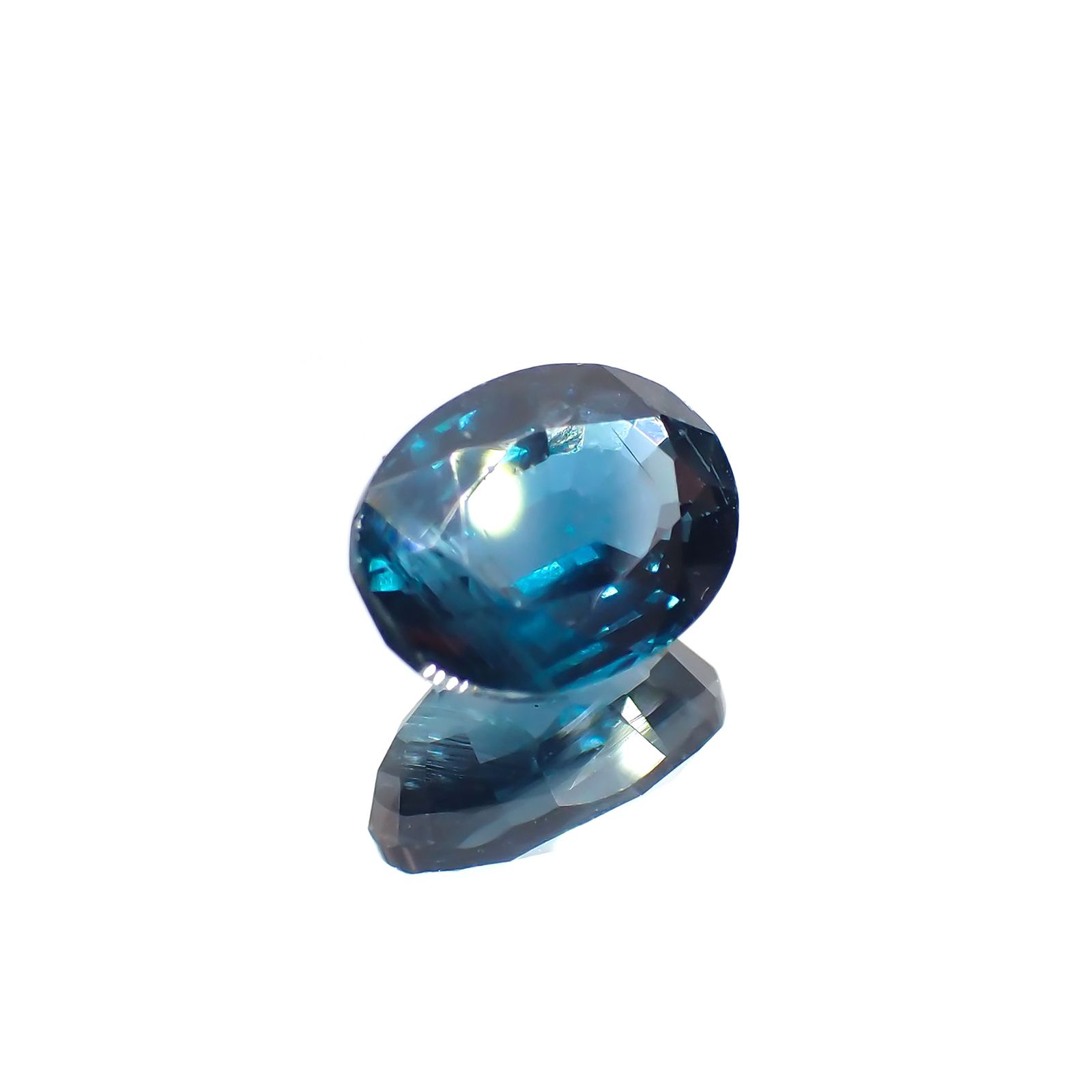 オーシャンブルーカイヤナイト(宝石名カイヤナイト) ネパール産 2.47ct 識別済[210410516]8.8×6.7mm前後