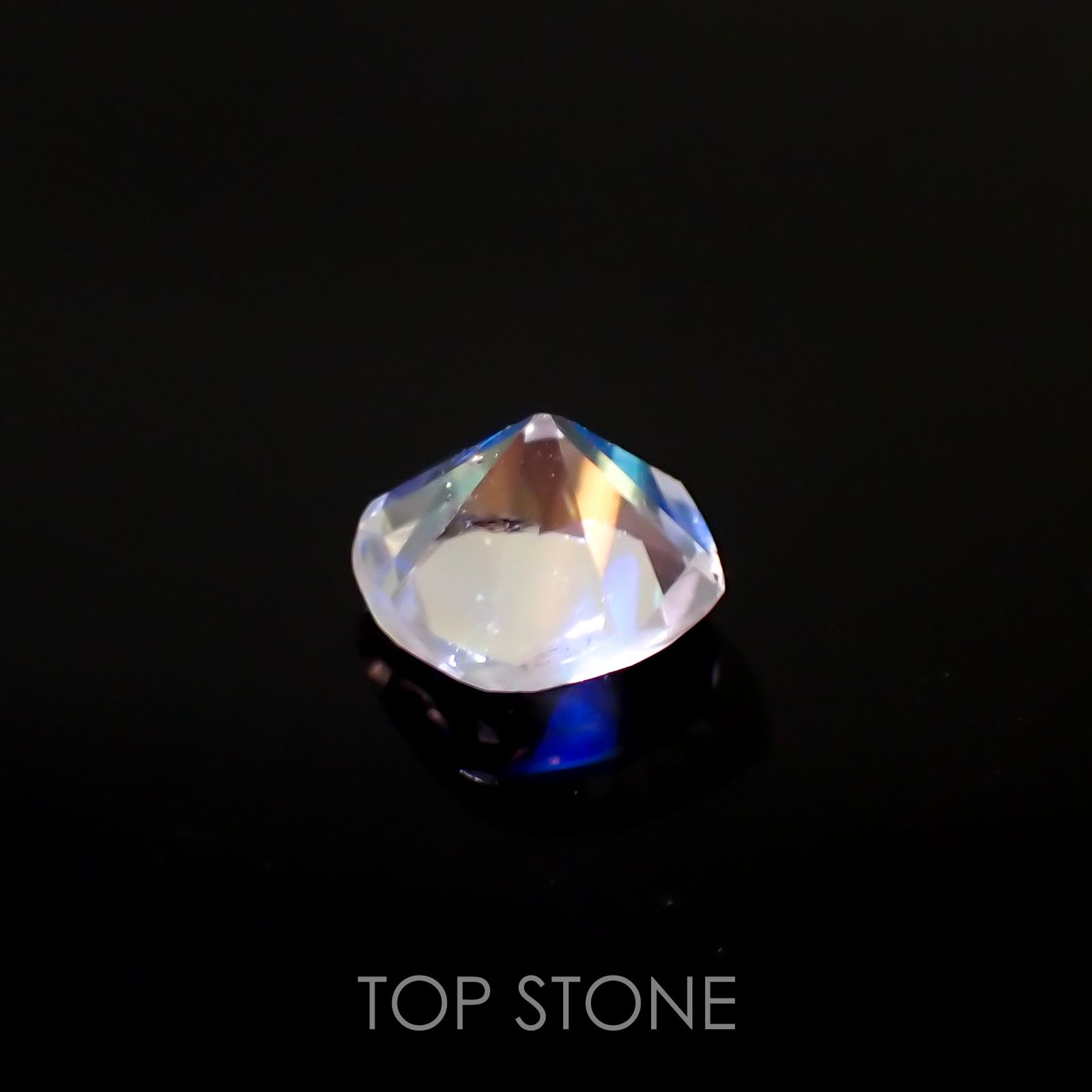 レインボームーンストーン(宝石名ラブラドライト)タンザニア産 0.83ct 識別済[220115452]6.1x5.8mm前後