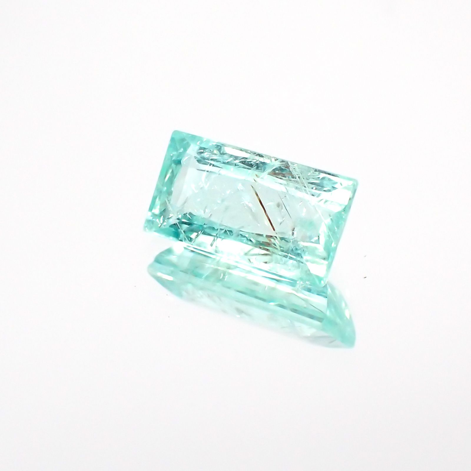 パライバトルマリン モザンビーク産 ルース 0.93ct[20127743]7.9×4.1mm前後