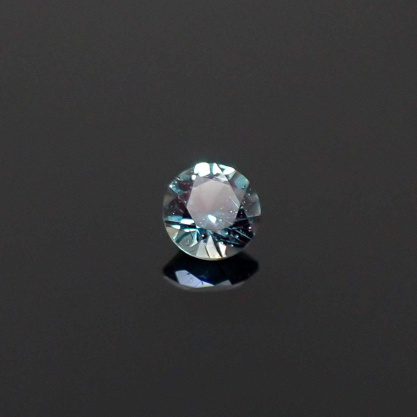 アレキサンドライト ロシア産 0.046ct [250329904]2.1x2.1mm前後