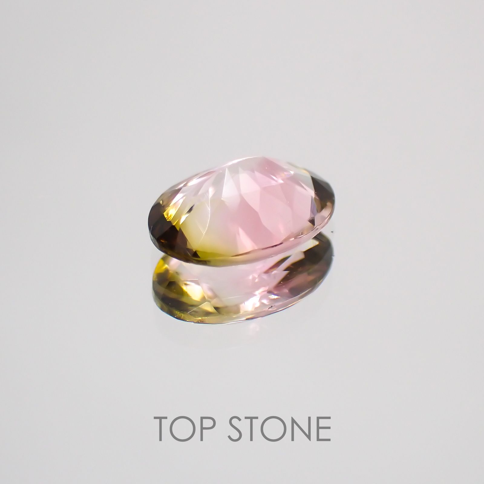 バイカラートルマリン ブラジル・アフリカ産 ルース 0.56ct[210410453]6.8×4.9mm前後