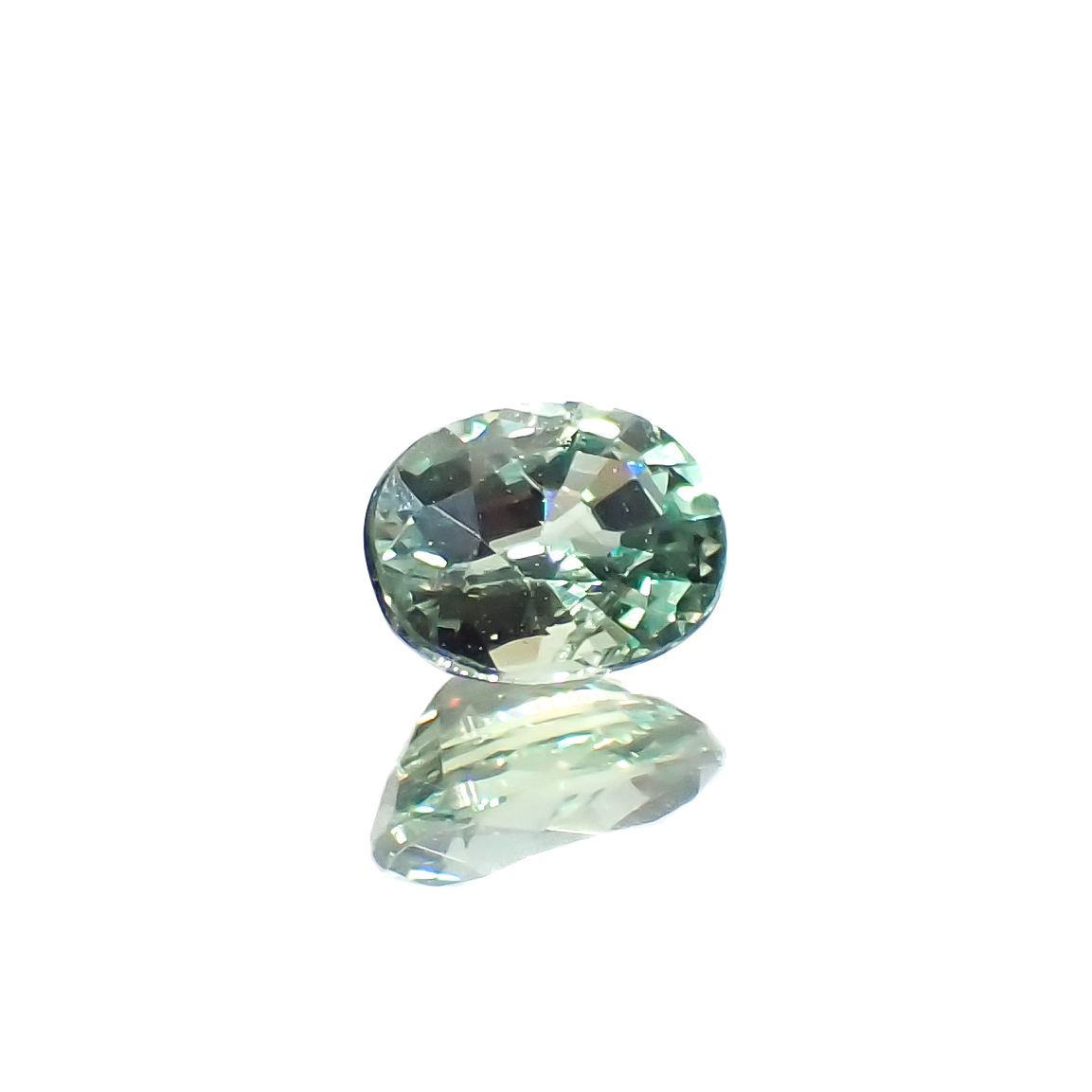 アレキサンドライト(宝石名アレキサンドライト)マダガスカル産 0.28ct 識別済[230522051]4.3x3.3mm前後