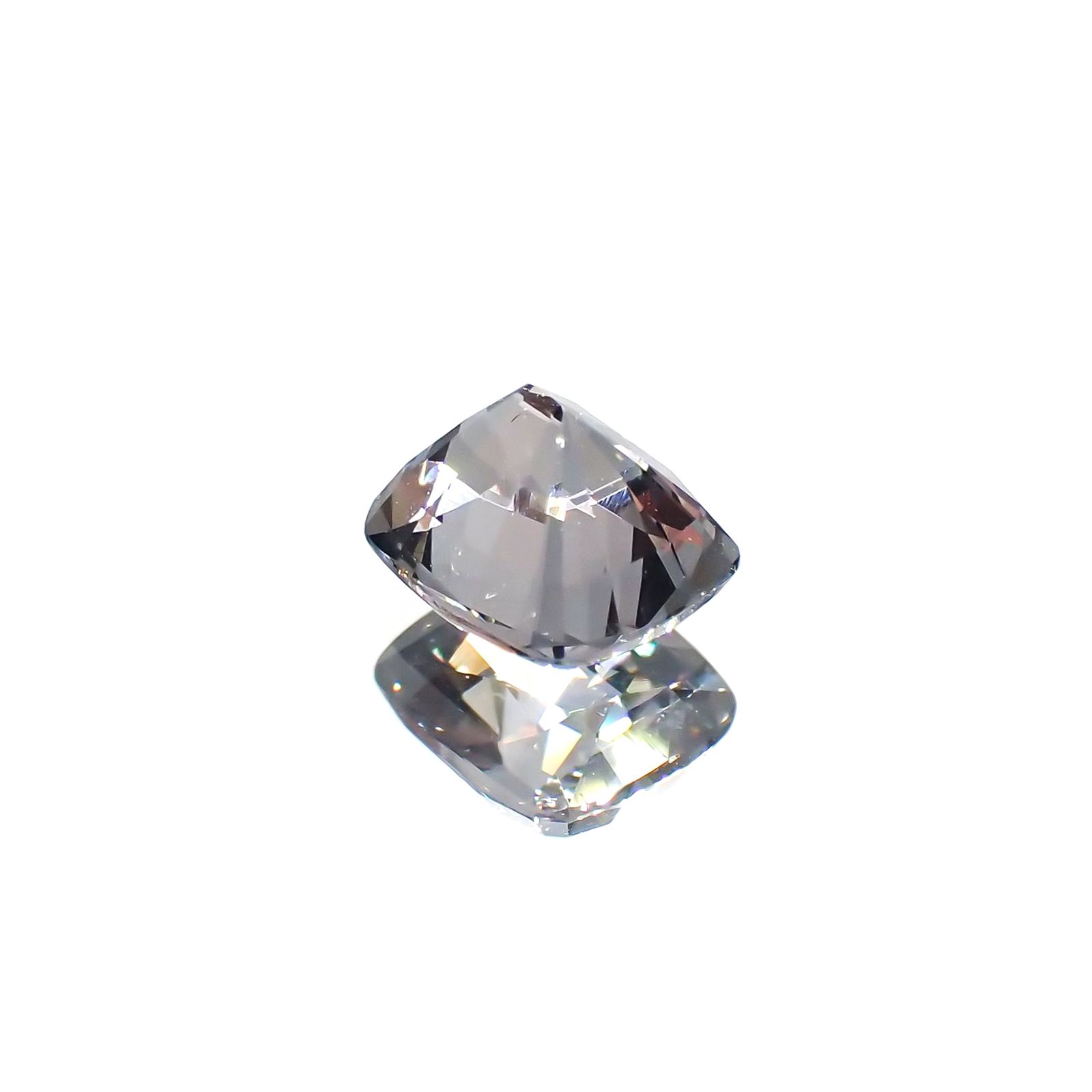 プラチナスピネル(宝石名スピネル) ビルマ産 1.108ct ソ付(彩珠)[250913320]6.3×5.4mm前後