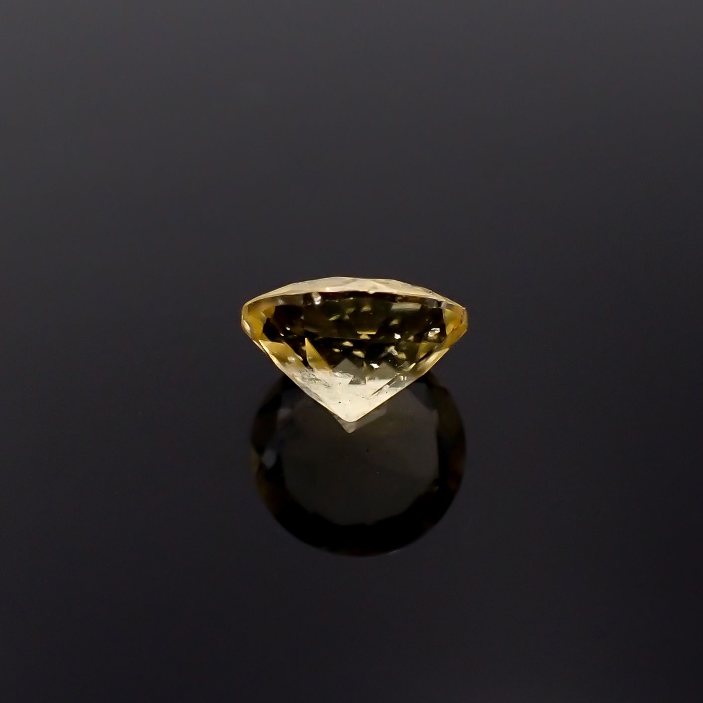コンドロダイト(宝石名コンドロダイト)タンザニア産 0.751ct ソ付(彩珠)[231225224]5.9x5.9mm前後