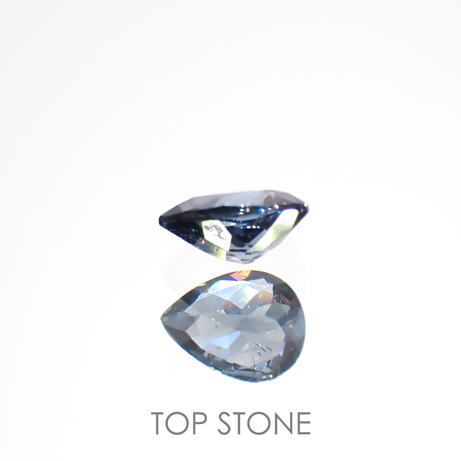 カラーチェンジガーネット アレキタイプ(宝石名ガーネット)マダガスカル・ベキリー産 0.16ct 識別済[220616430]4x3mm前後