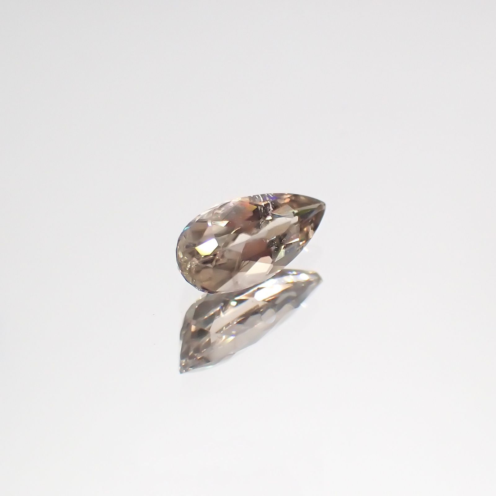 ダイアスポア(宝石名ダイアスポア)トルコ産 0.77ct 識別済[220516032]8.6x3.9mm前後