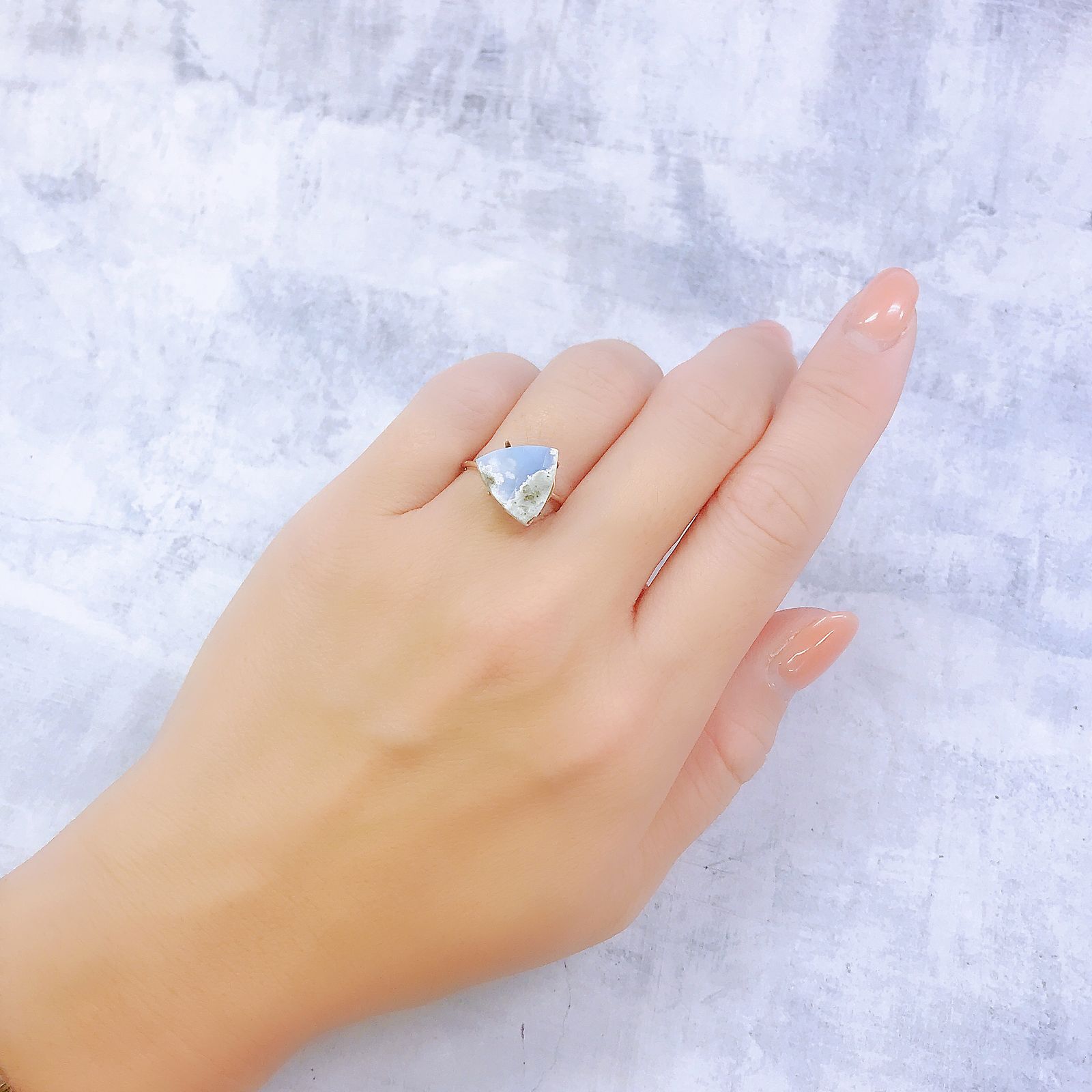 マトリックスブルーオパール アメリカ・オレゴン州産 3.62ct[220917799]11.9x12mm前後
