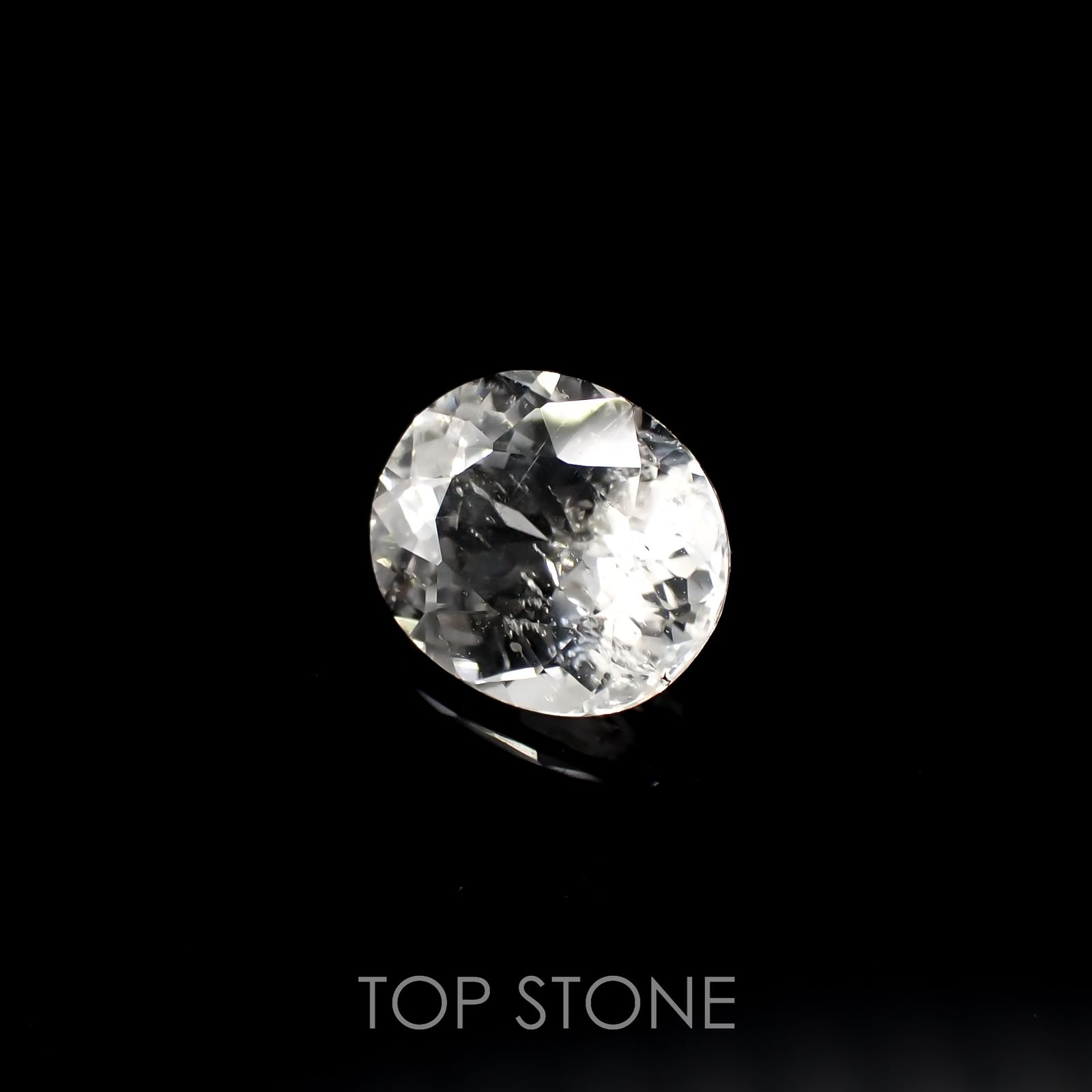 フェナカイト(宝石名フェナカイト)マダガスカル産 1.48ct 識別済[220716958]8.1x7mm前後