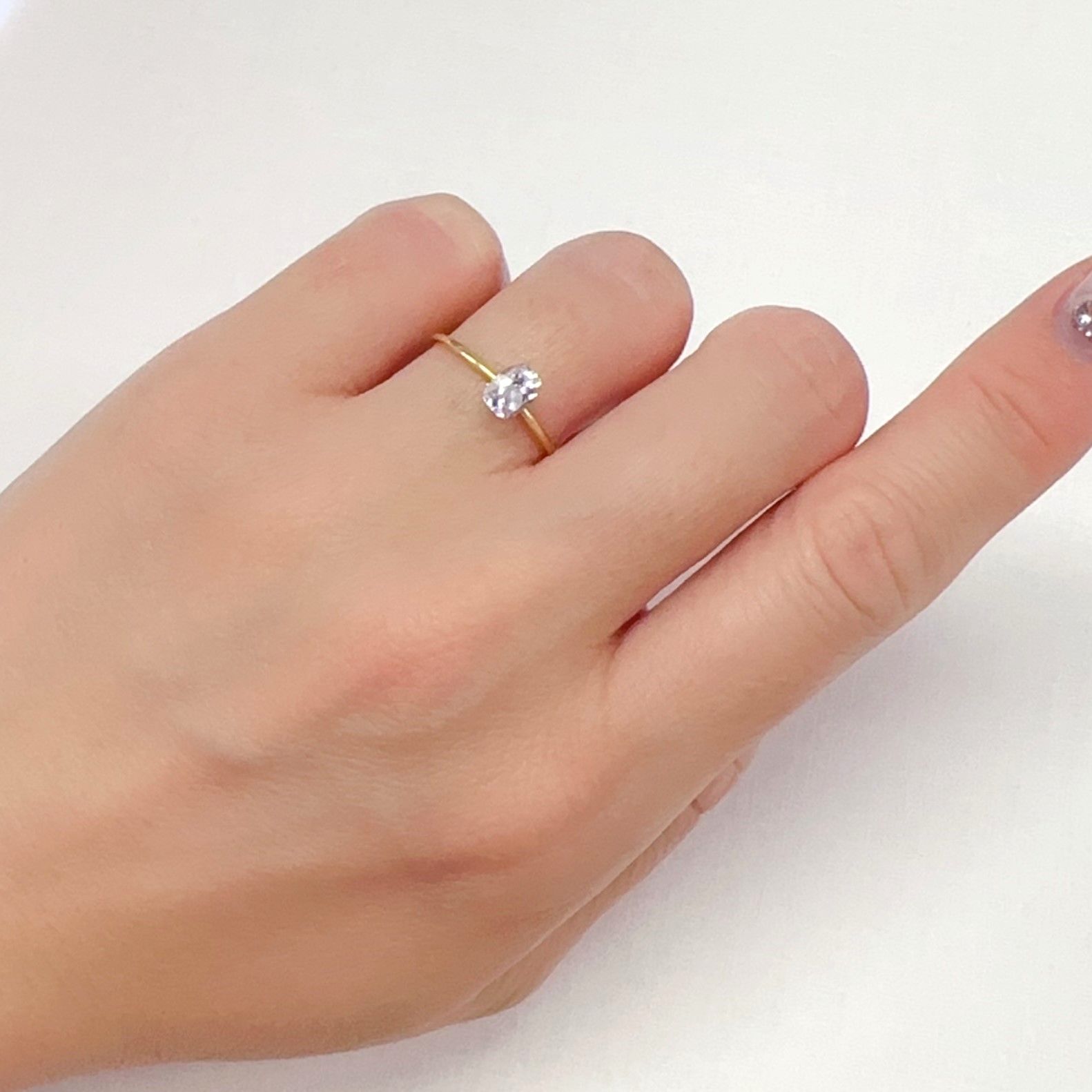 アイスラベンダーサファイア(宝石名サファイア)スリランカ/マダガスカル産 0.63ct 識別済[240226286]5.6x4.1mm前後