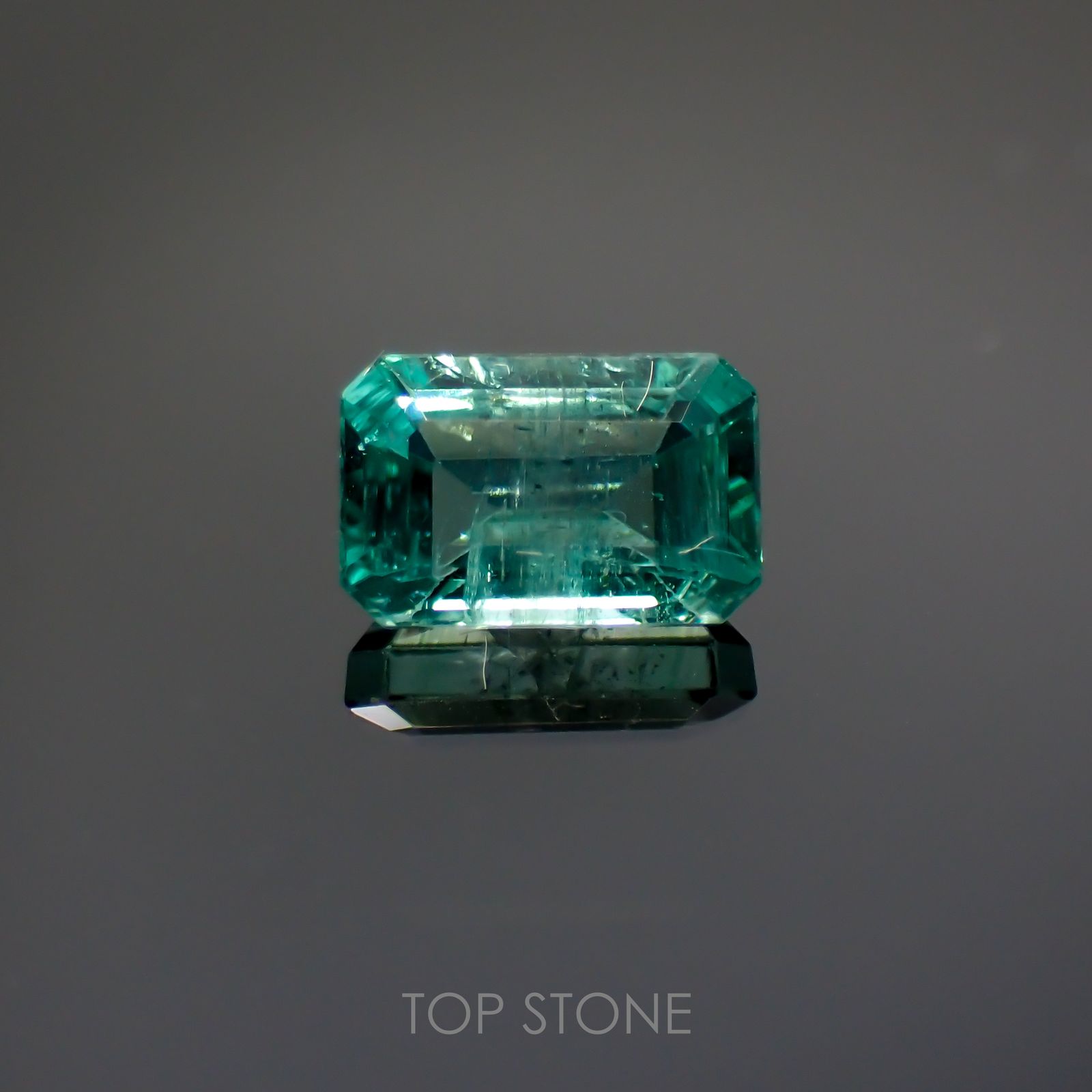 エメラルド(宝石名エメラルド) ザンビア産 0.57ct 識別済[211013002]6×3.9mm前後