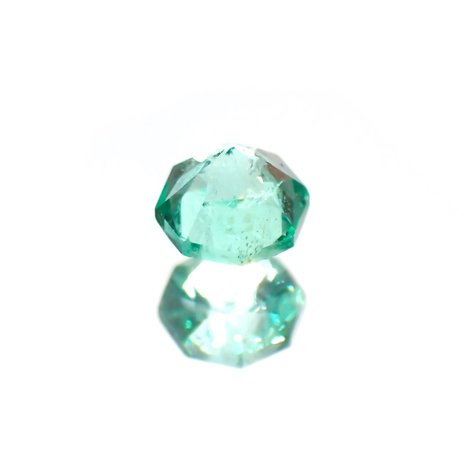 ◇オクタゴンカット◇エメラルド(宝石名エメラルド)ザンビア産 0.15ct 識別済[231224397]3.1x3.1mm前後