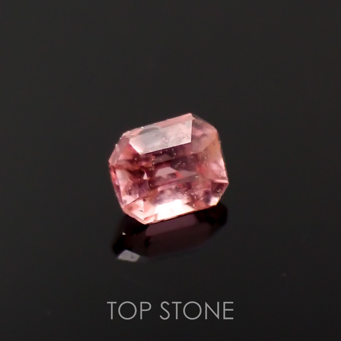 ヴェイリネナイト(宝石名ベイリネナイト)パキスタン産 0.039ct 識別済[221219283]2x1.5mm前後