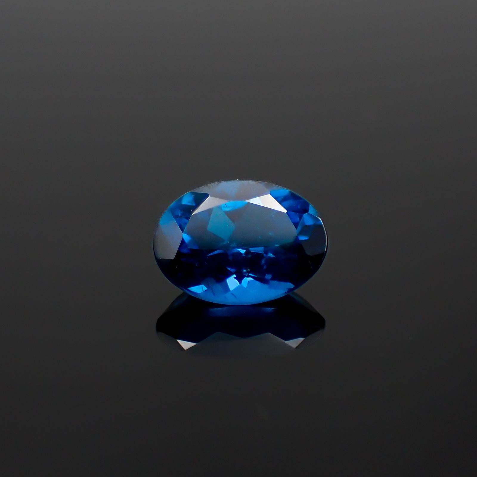 ディープブルーアパタイト  マダガスカル産 0.83ct[230421659]6.9x5.1mm前後