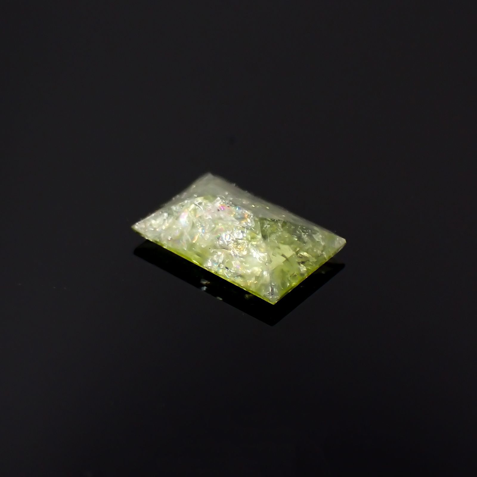イリデッセンスクロムトルマリン(宝石名トルマリン)ケニア産 0.60ct 識別済[221119093]7.2x4.6mm前後