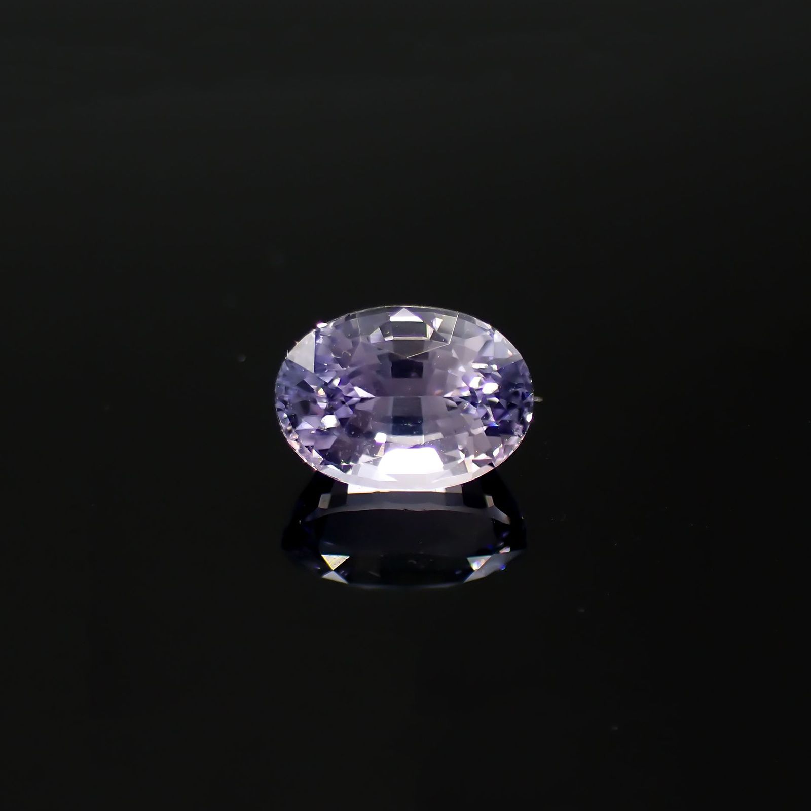 ラベンダーサファイア(宝石名サファイア)スリランカ/マダガスカル産 識別済 1.69ct / 7.4x5.3mm前後 [220817461]
